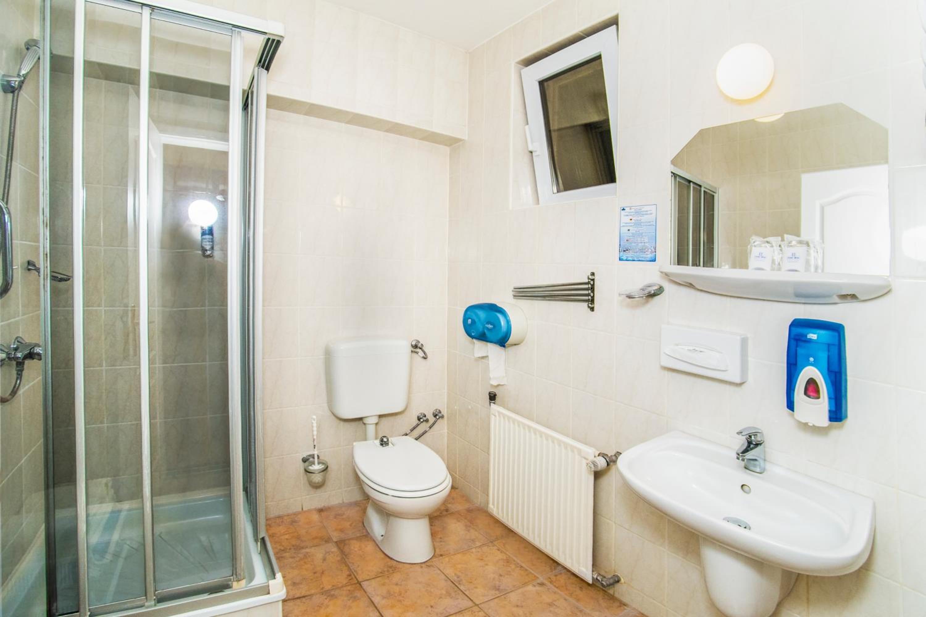 Economy Twin Room with Kitchen - Bio-Comfort Building photo 2