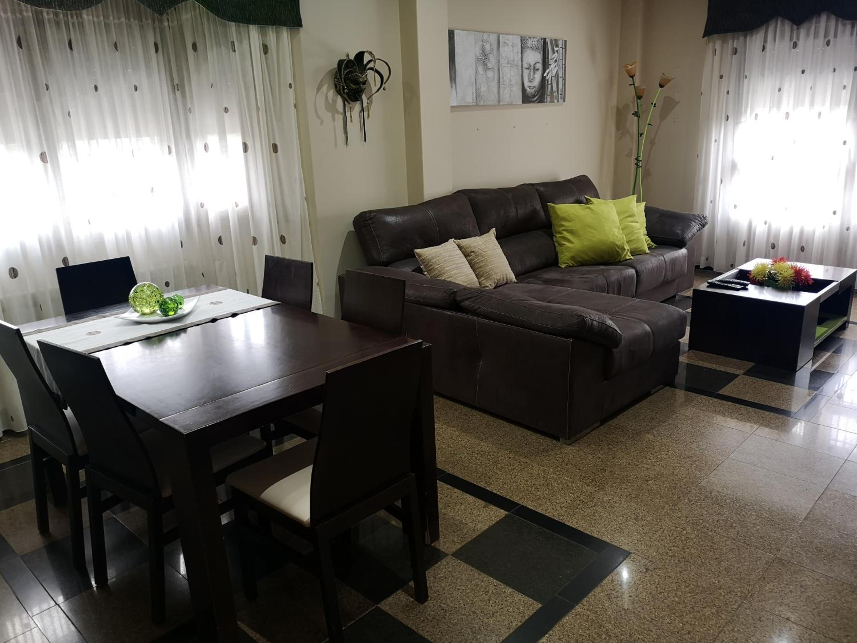 Casa de cinco habitaciones