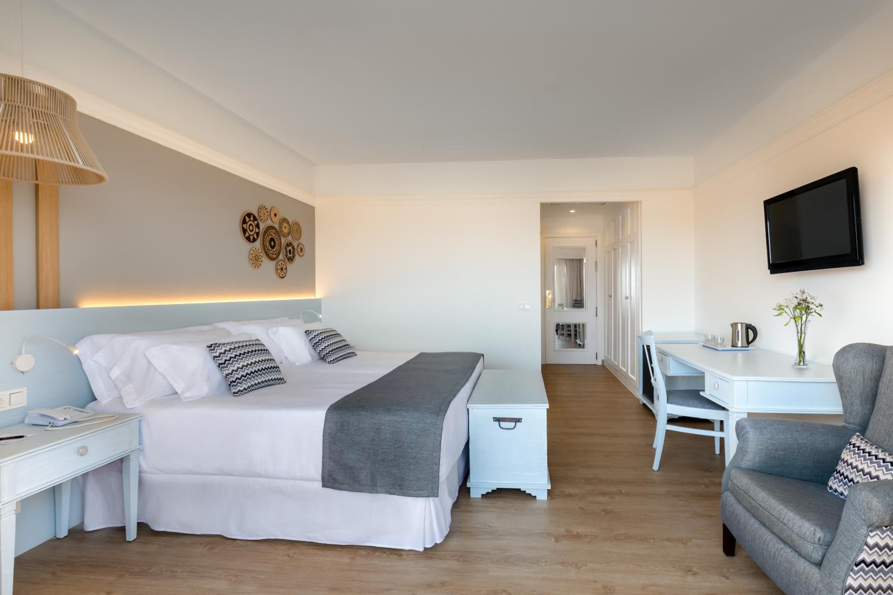 Double Room - Photo 2