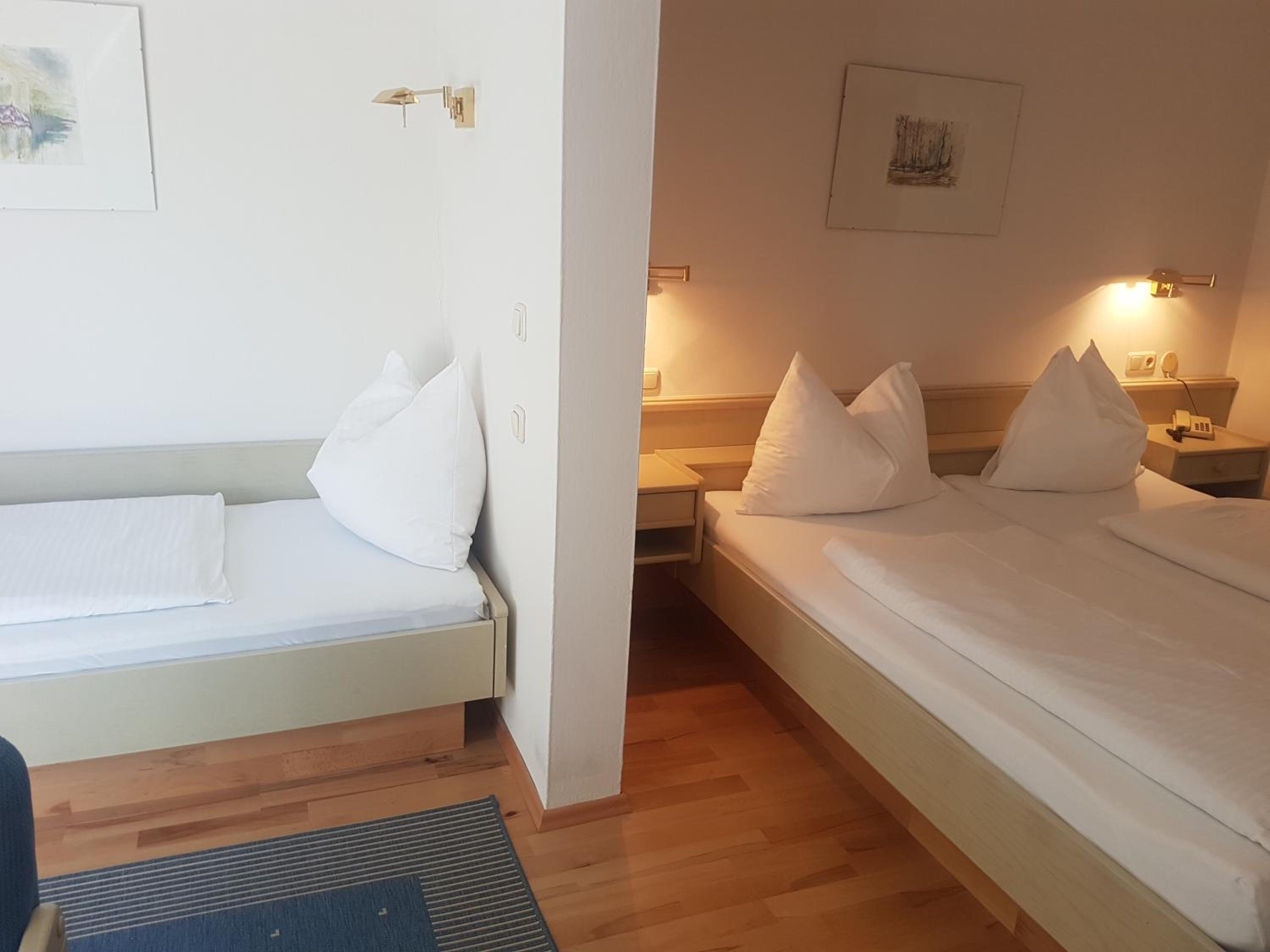 Comfort Triple Room with Shower photo 1