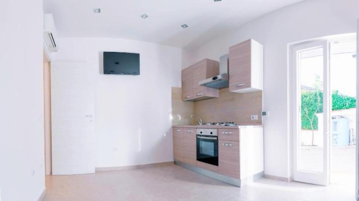 Double Room - Photo 7