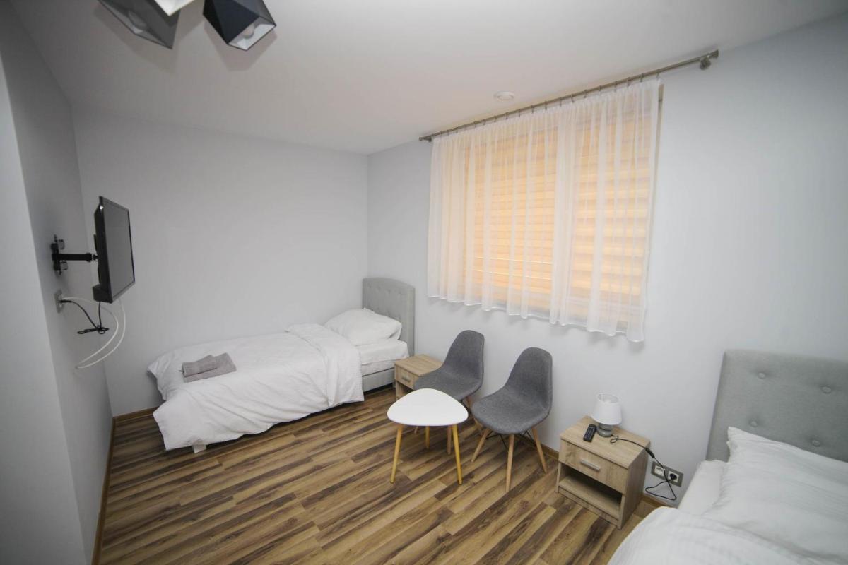 Double Room with Private Bathroom - Photo 1