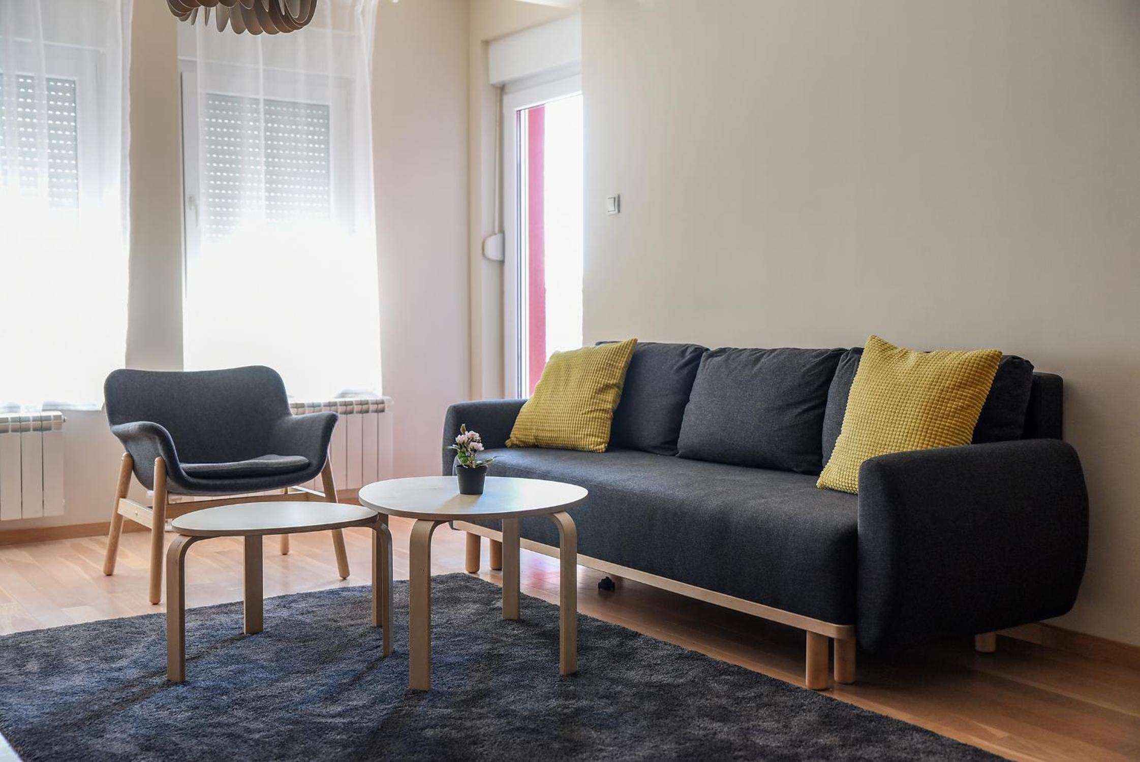 One-Bedroom Apartment photo 1