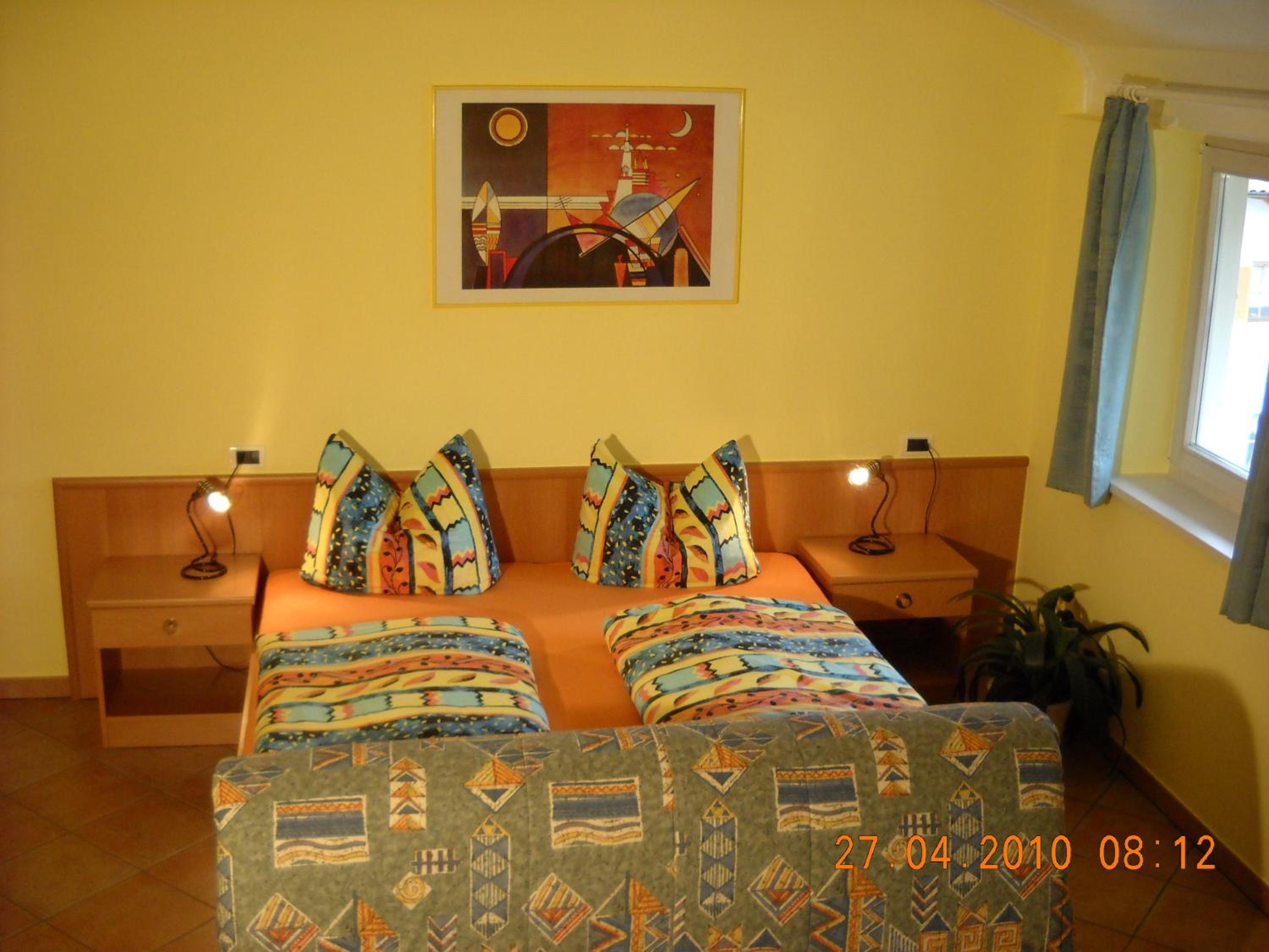 Studio (2 Adults)