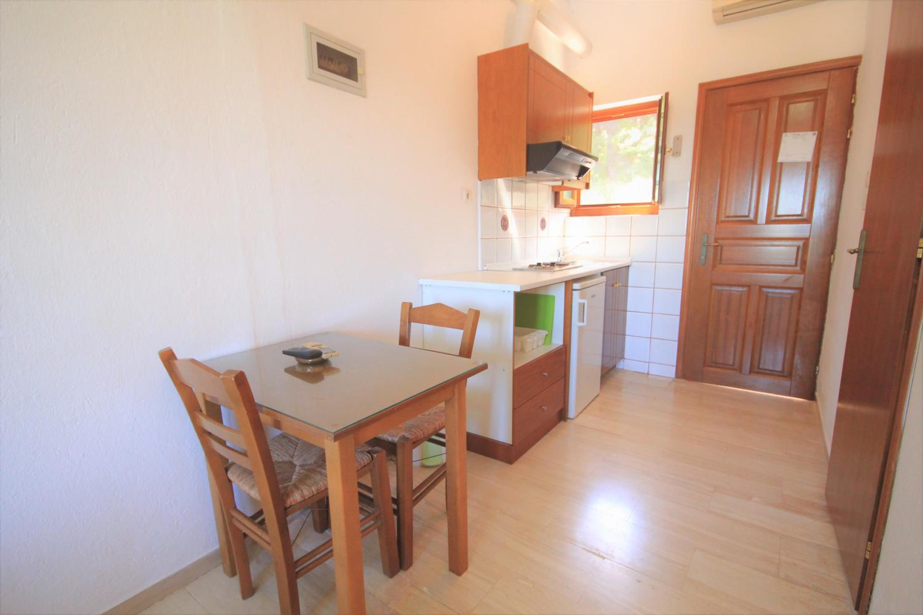 Studio with Sea View (2 Adults) - Photo 2