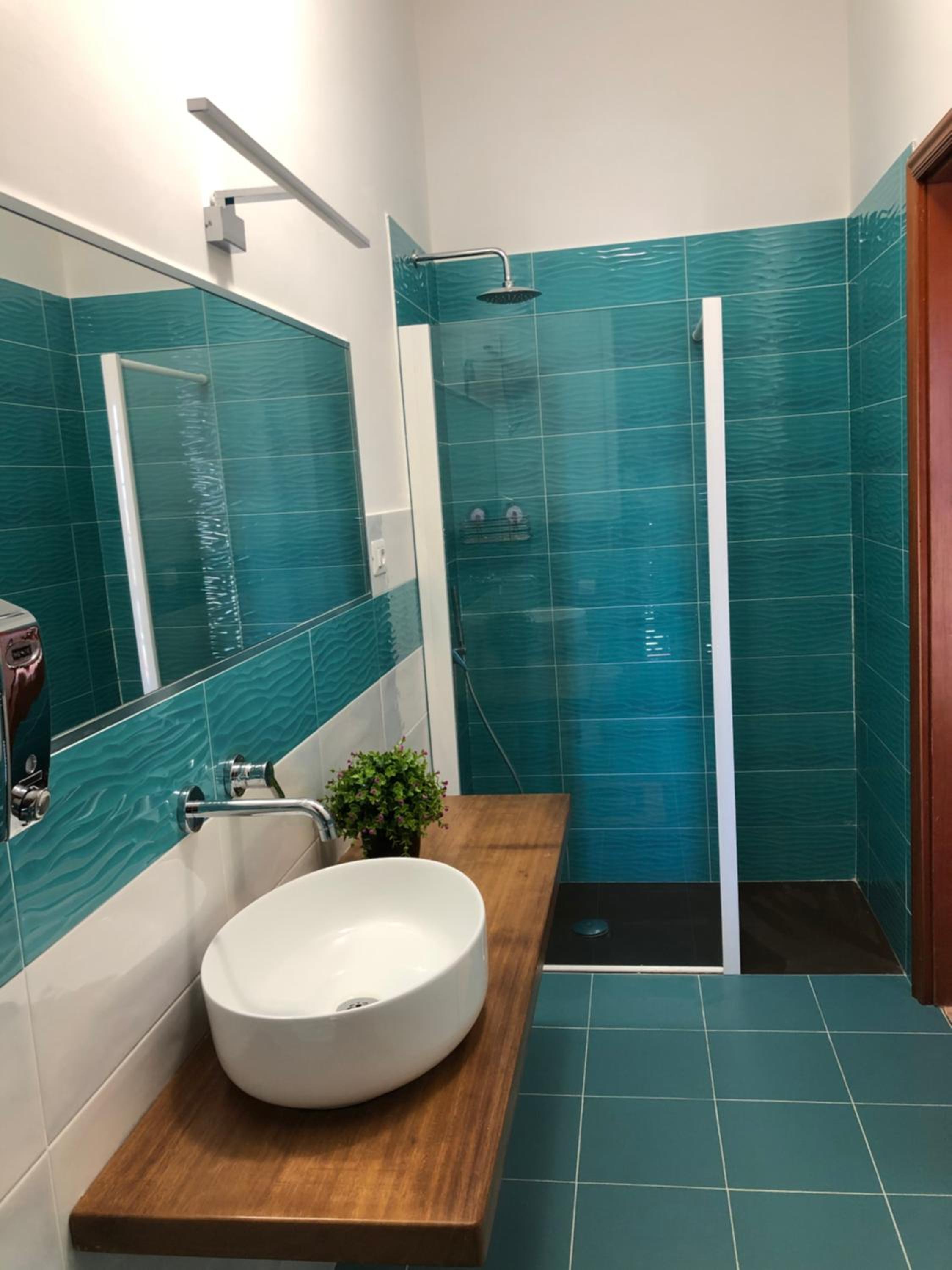 Quadruple Room with Private Bathroom - Photo 8