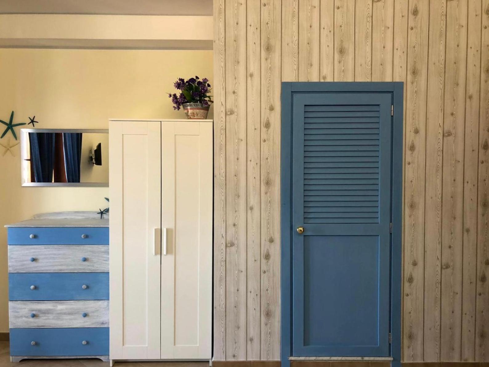Triple Room with Private Bathroom - Photo 16