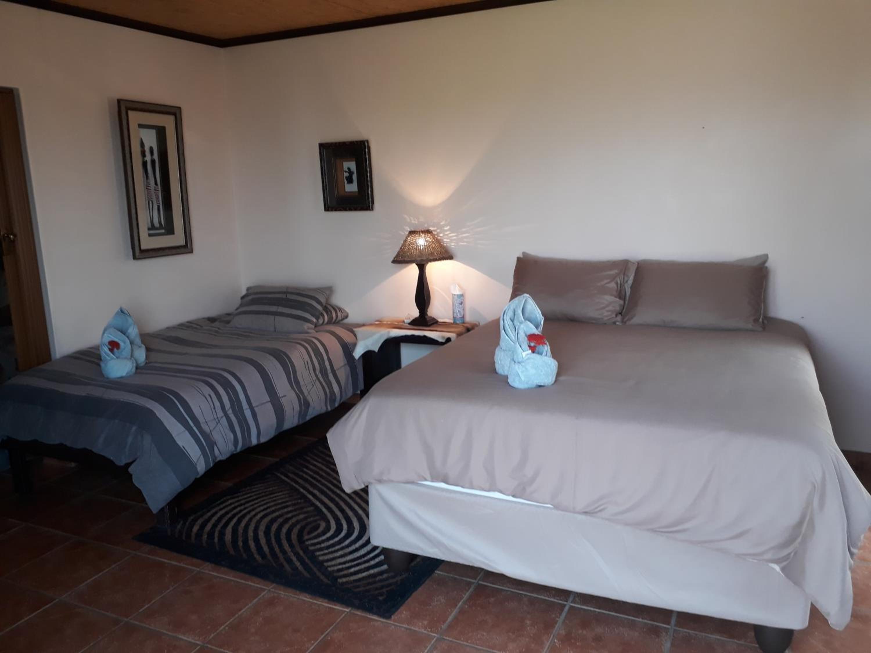 Twin Room with Balcony photo 3