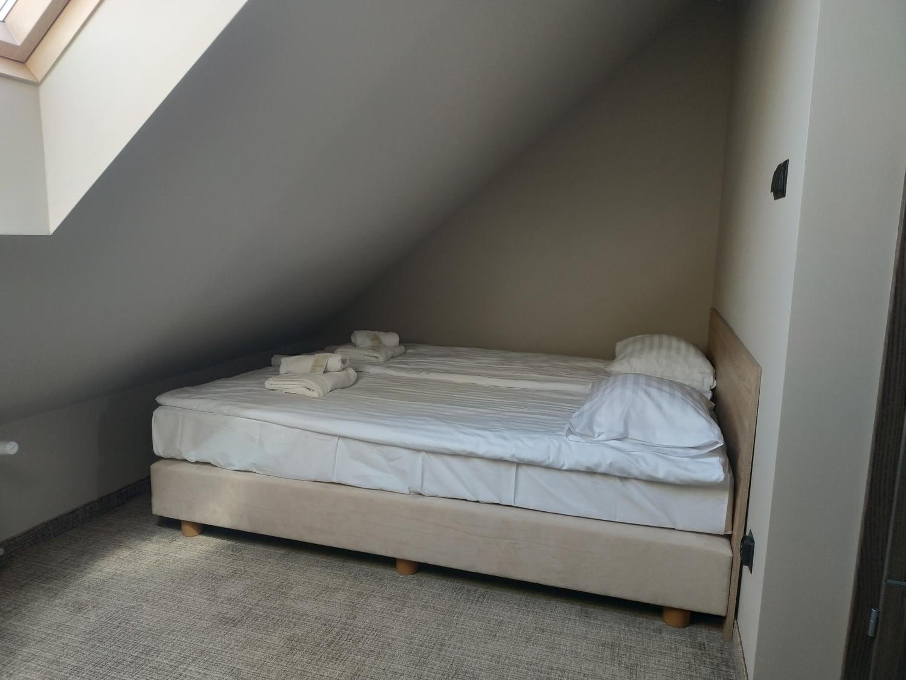 Small Double Room - Photo 2