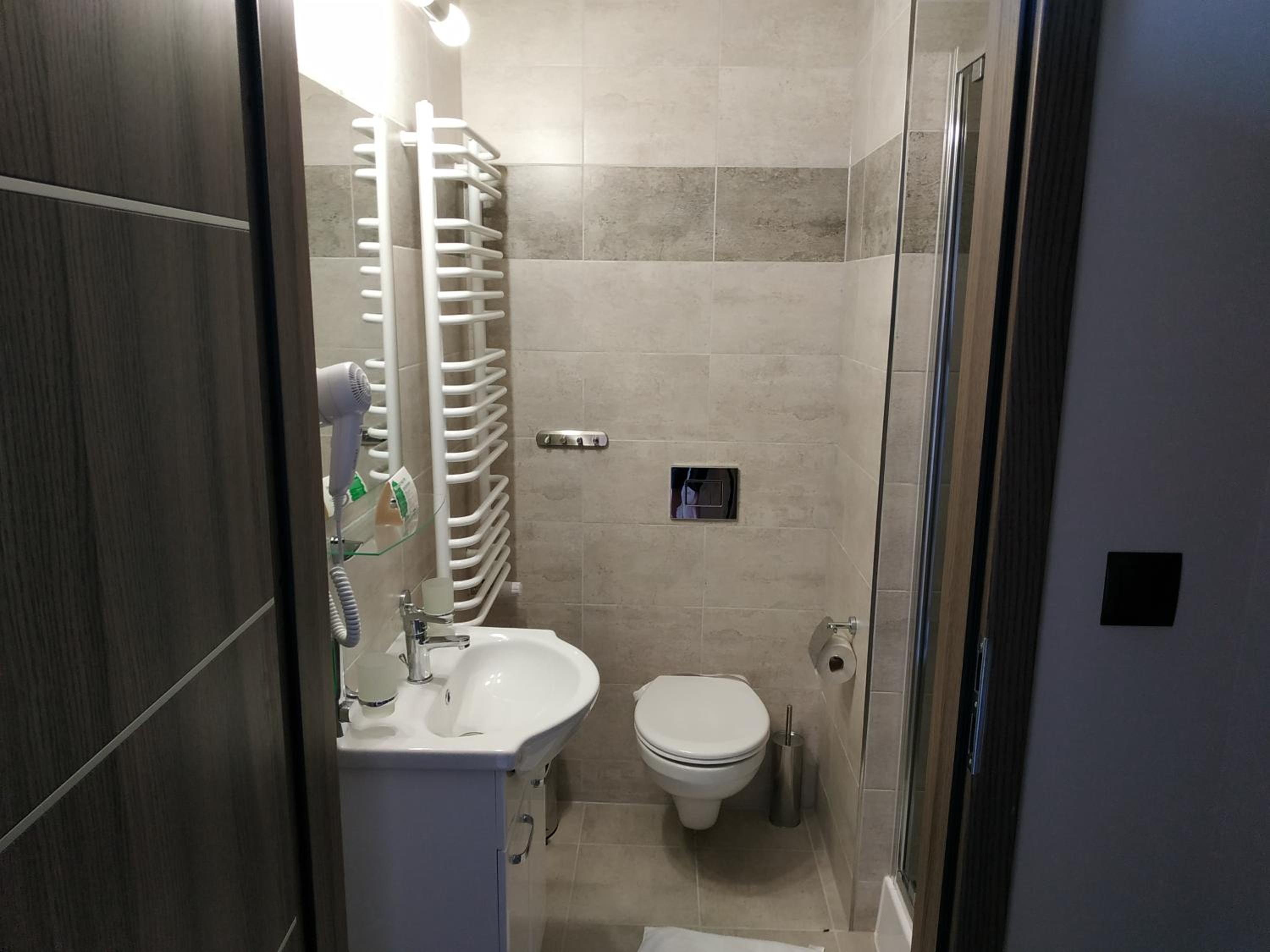 Small Double Room - Photo 4