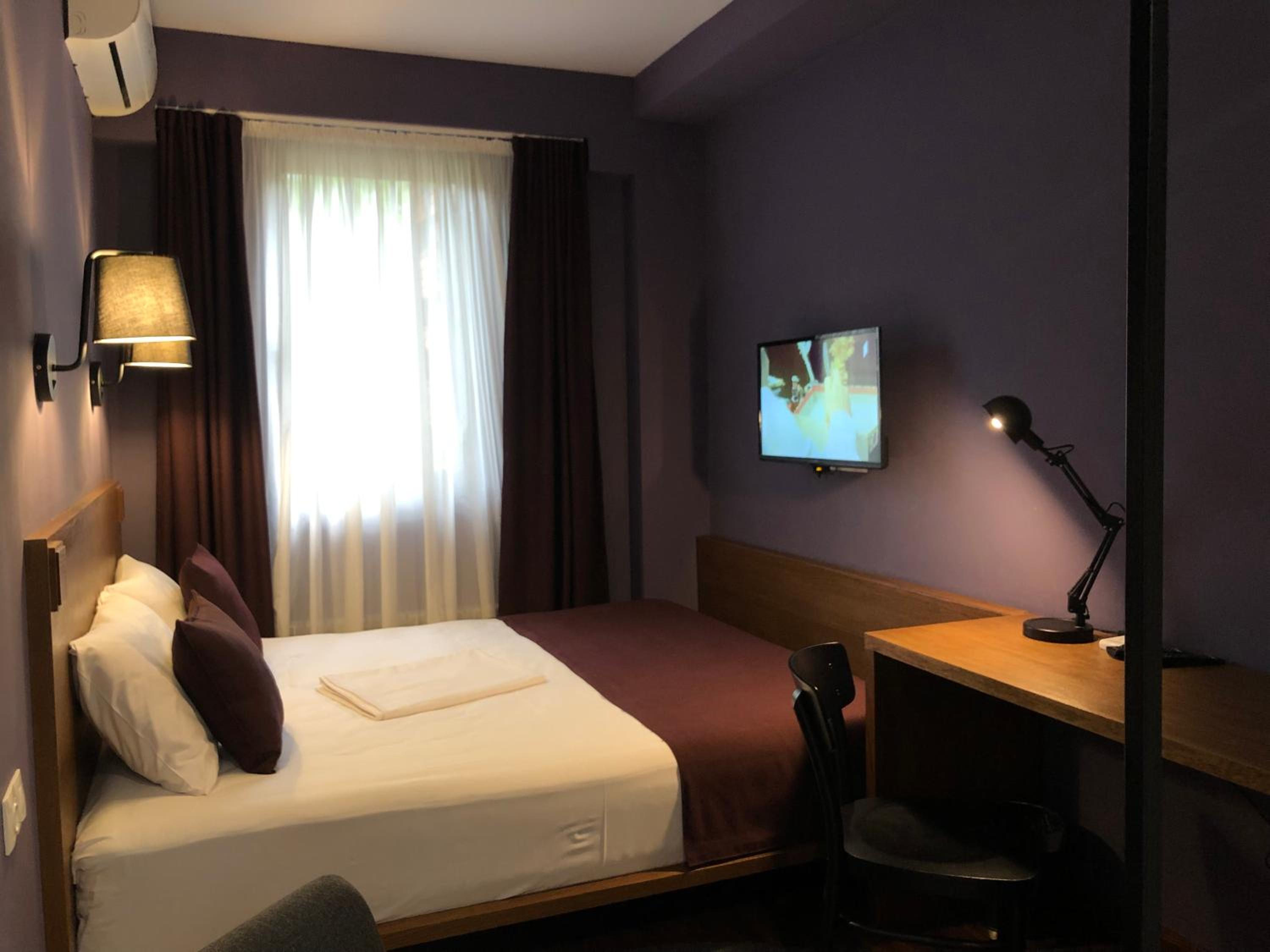 Standard Double Room - Photo 14