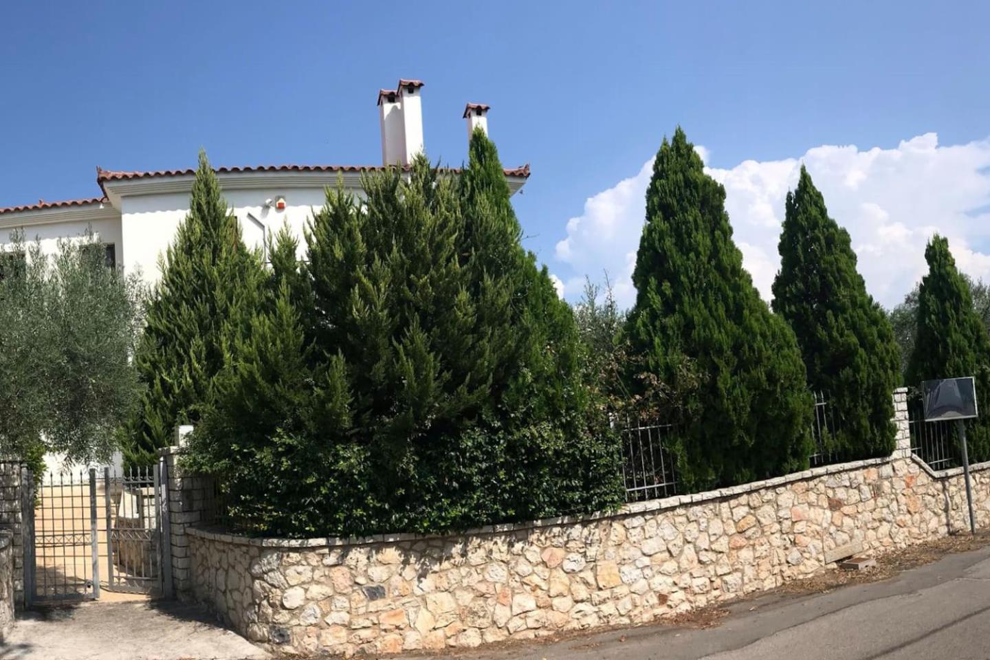 Villa photo 2