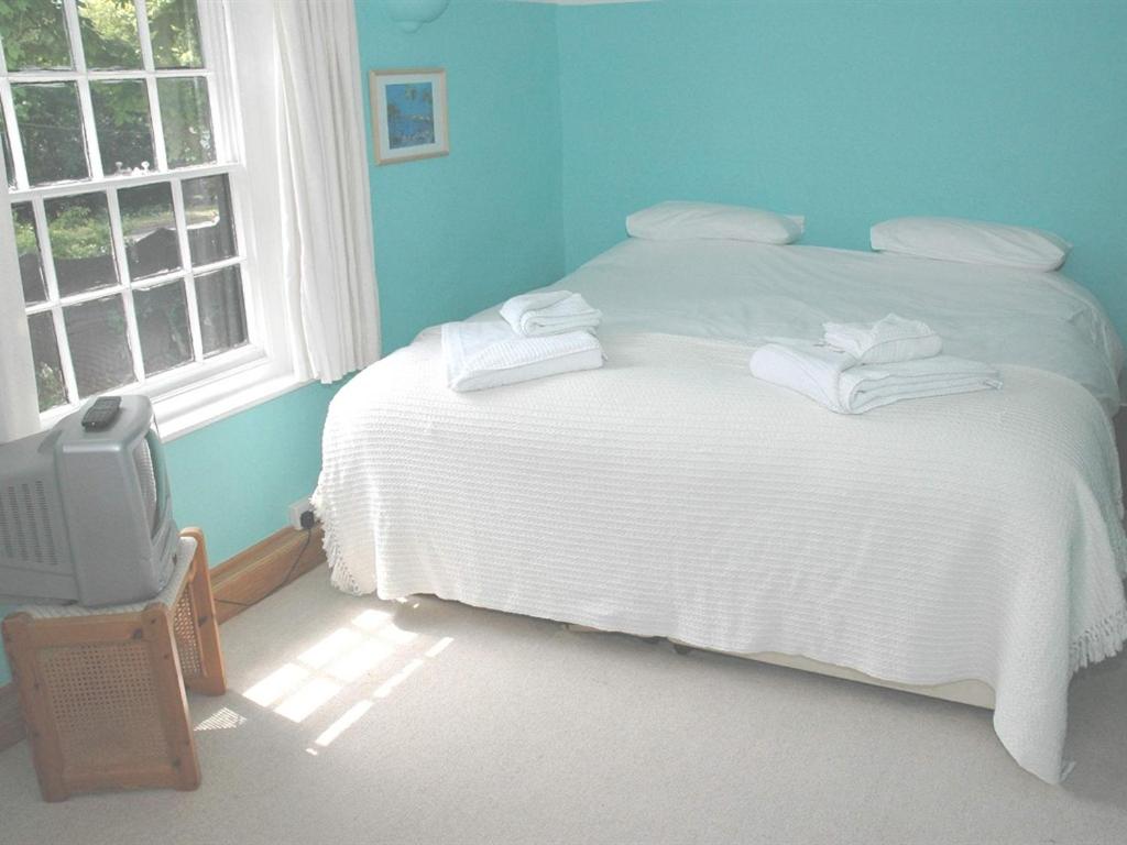 Twin Room with Private Bathroom photo 1
