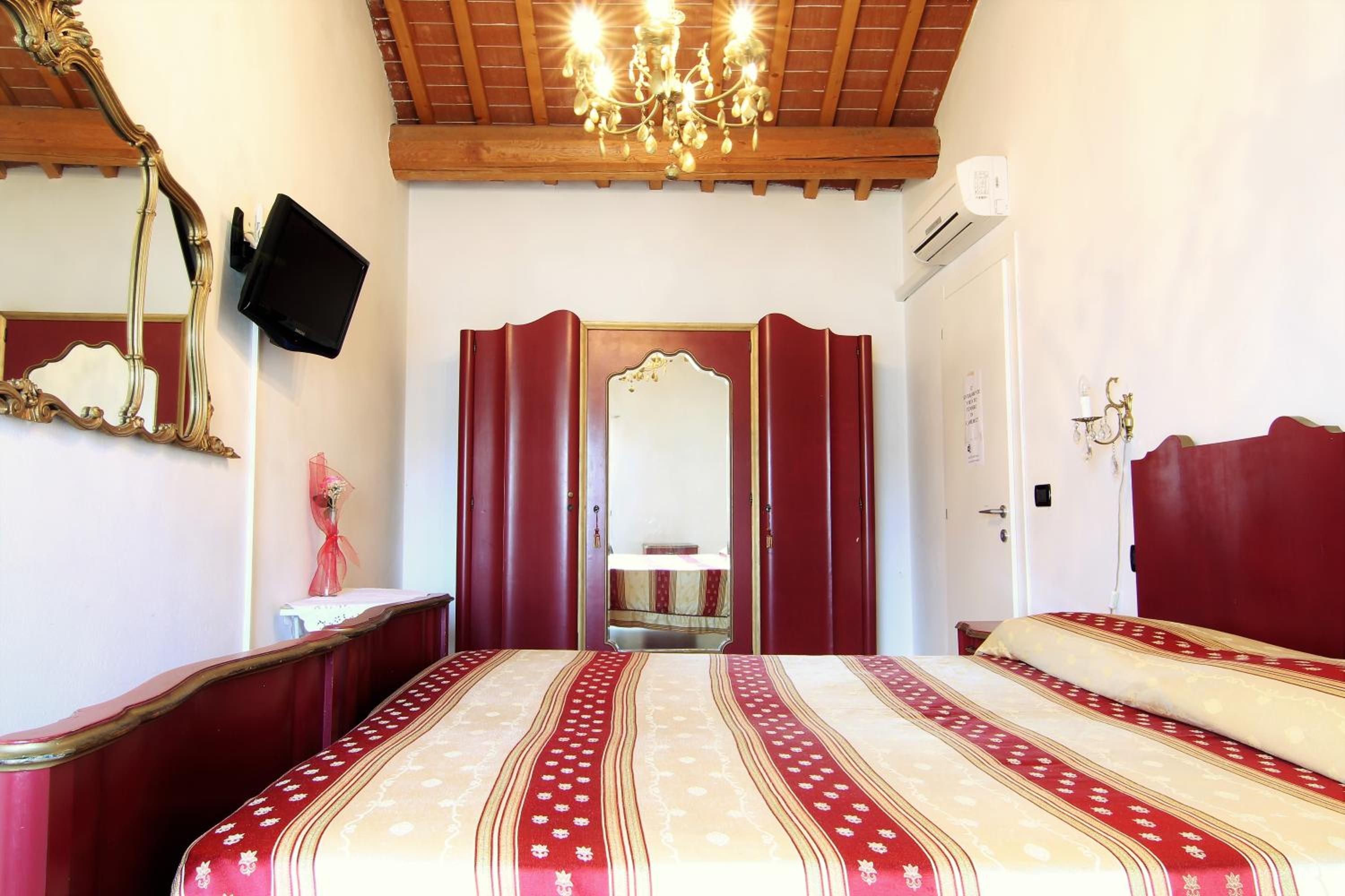 Double or Twin Room with Bathroom photo 1
