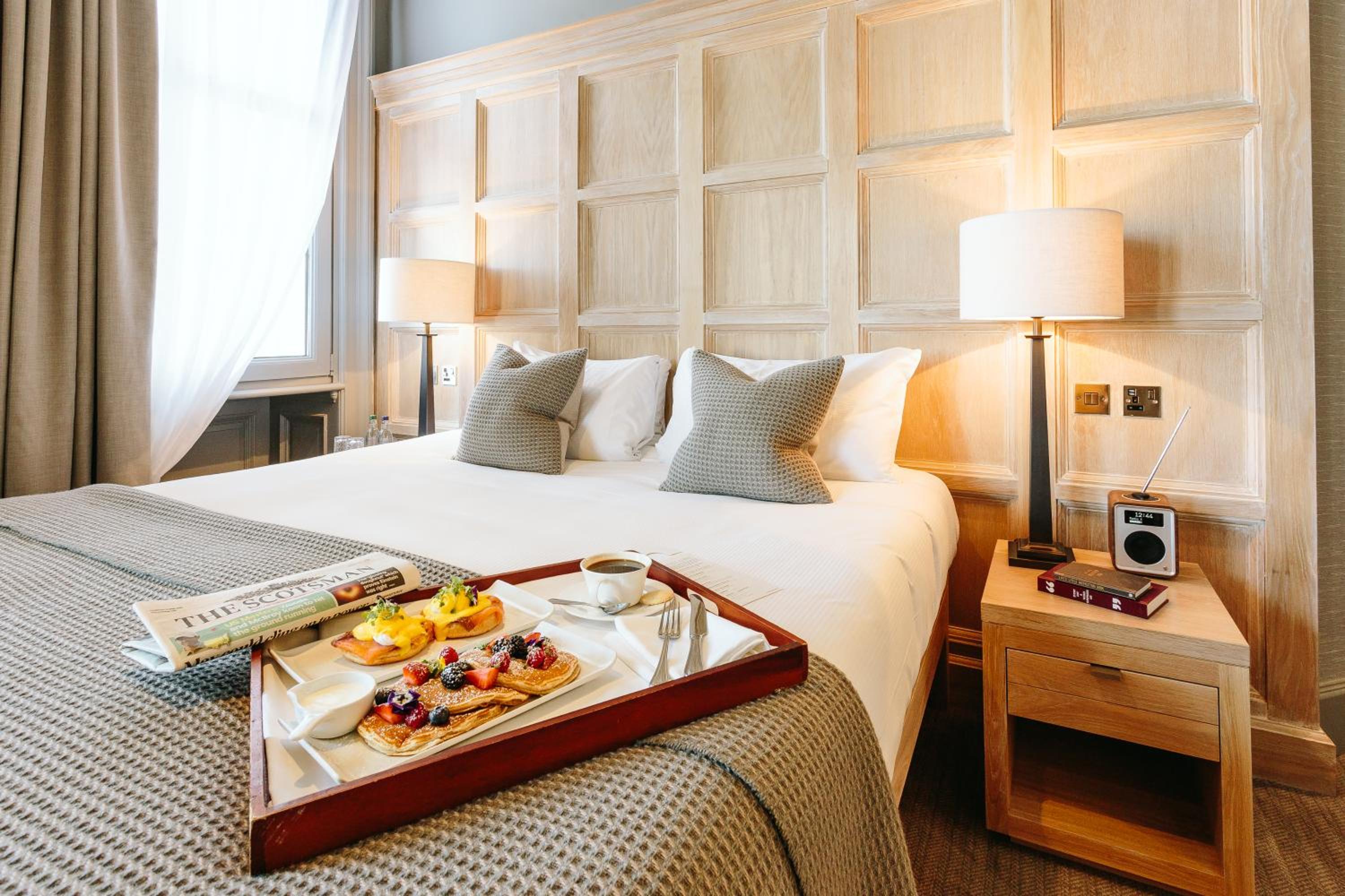 Feature Twin or Double Room City View - Photo 13