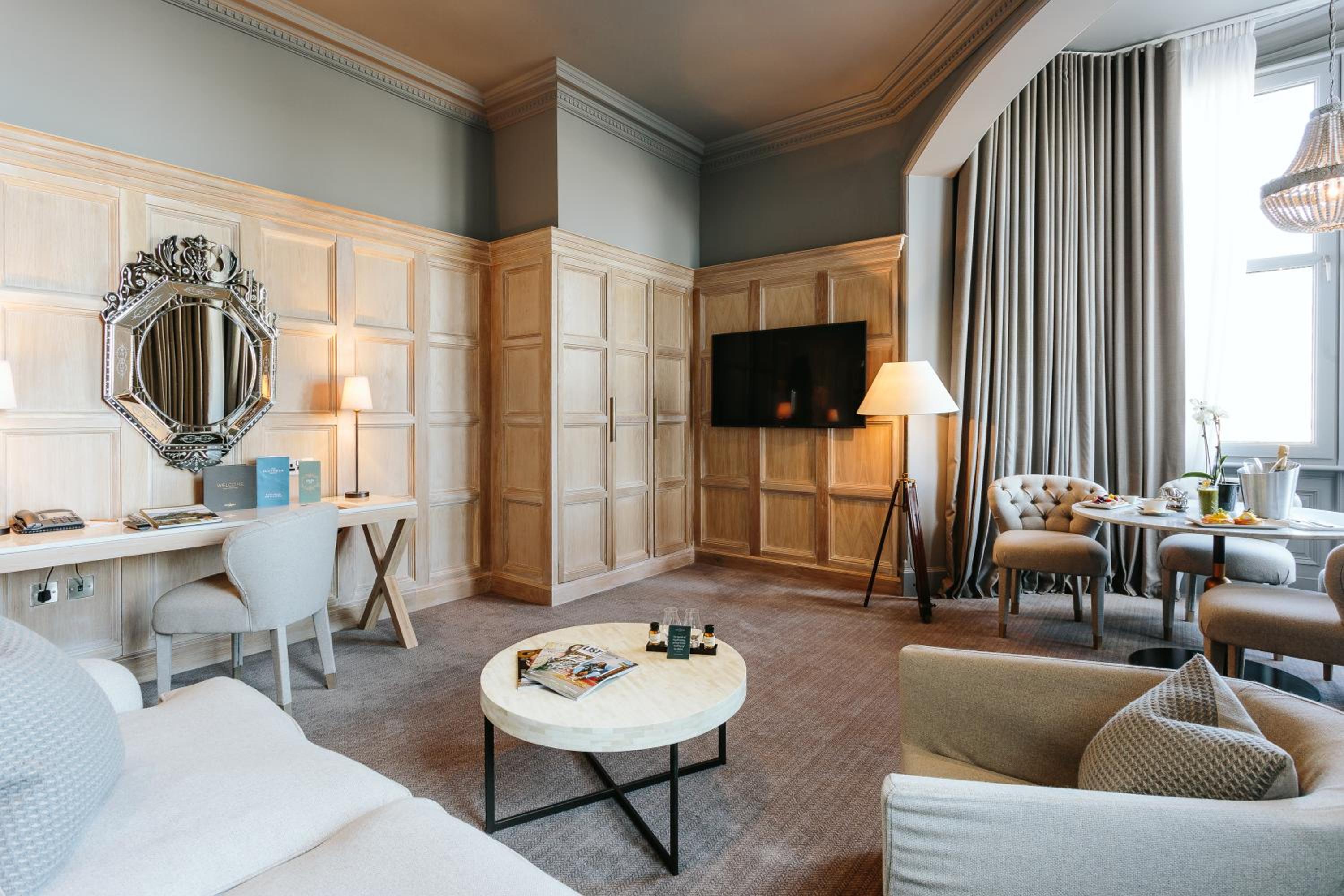 Feature Twin or Double Room City View thumbnail 6