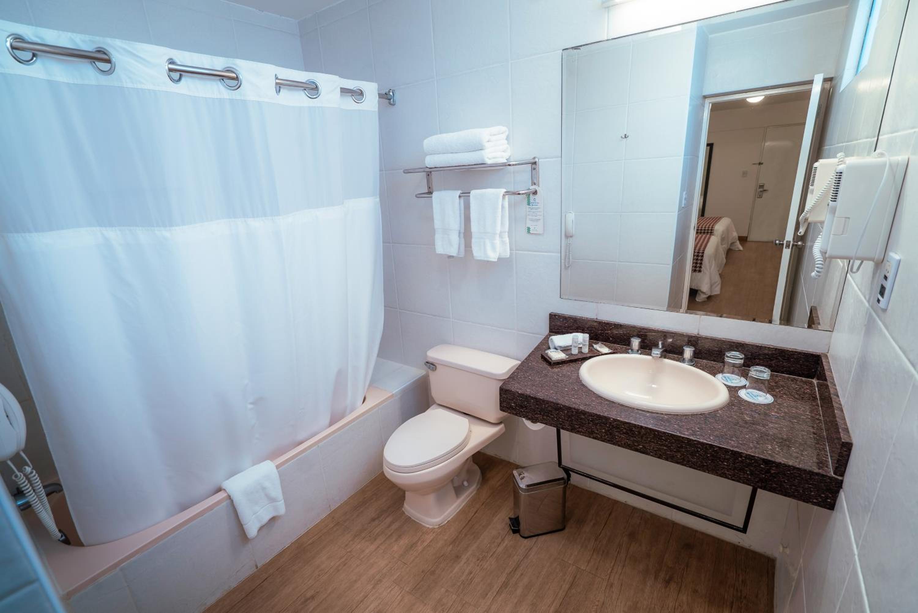 Superior Double Room With Two Double Beds - Photo 4