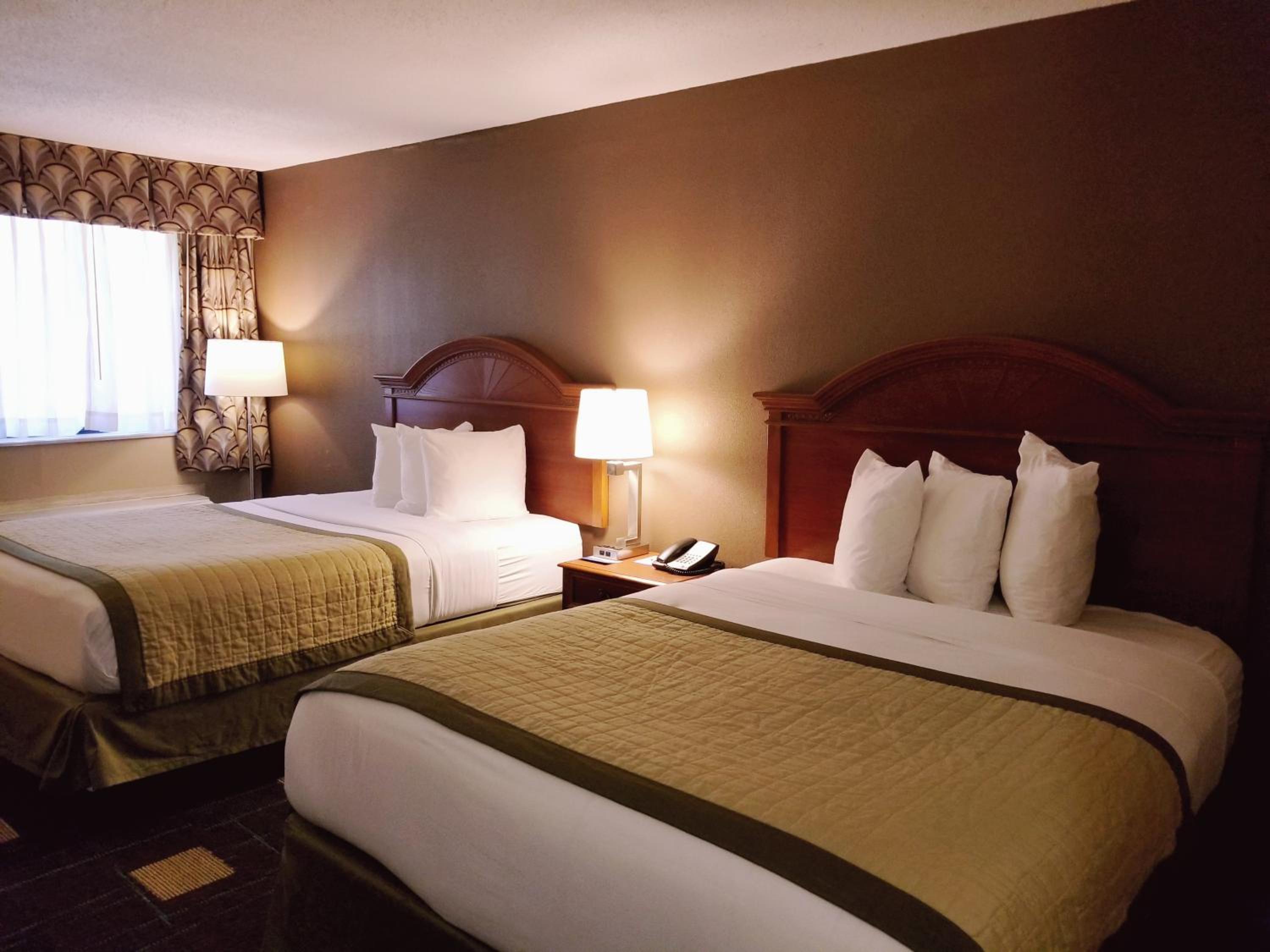 Room with Two Full Beds - Non-Smoking - Photo 3