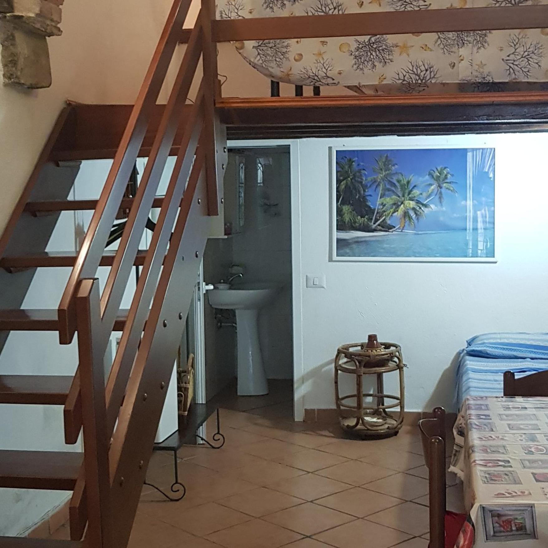 Triple Room with Private Bathroom photo 2