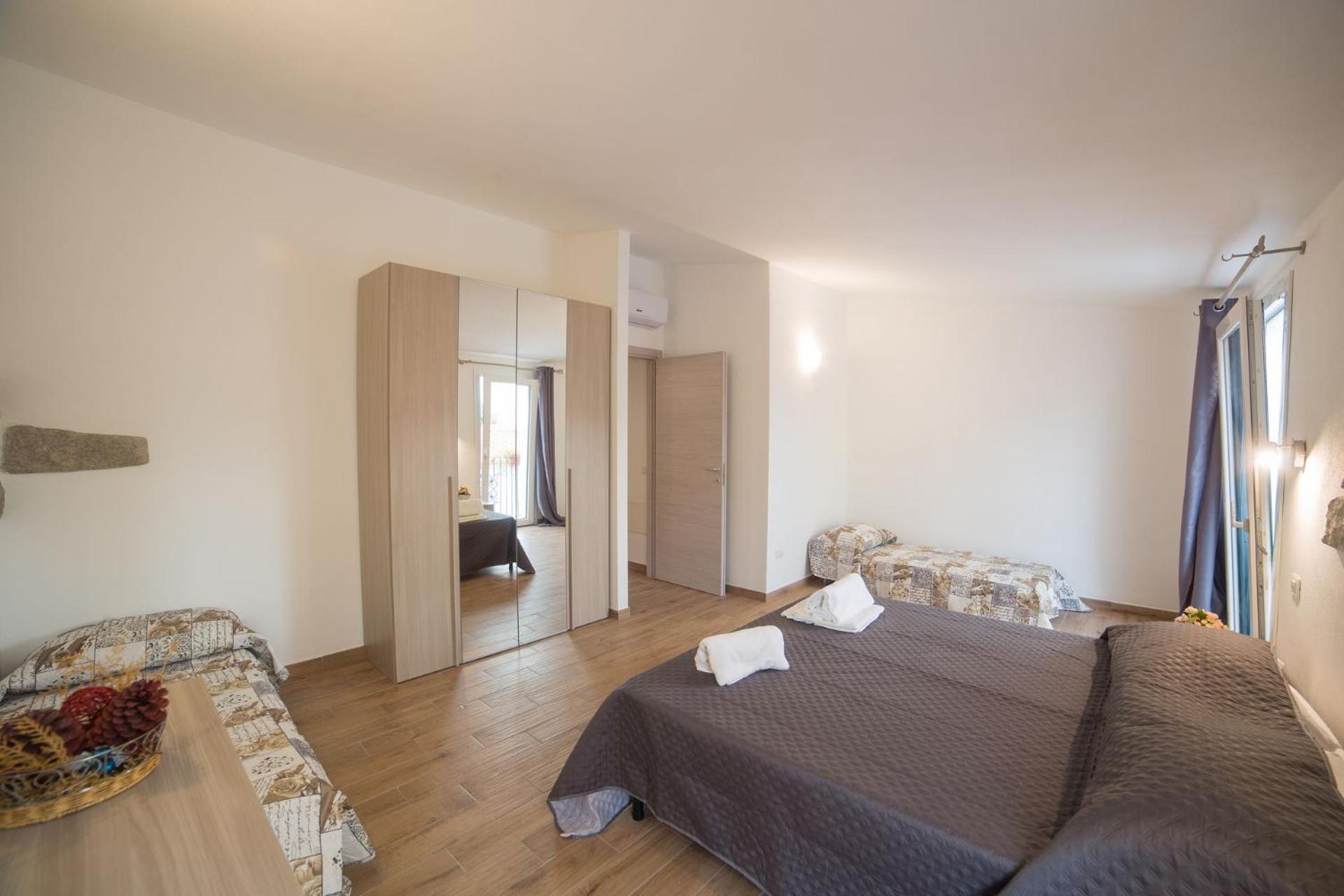 One-Bedroom Apartment (6 Adults) photo 1