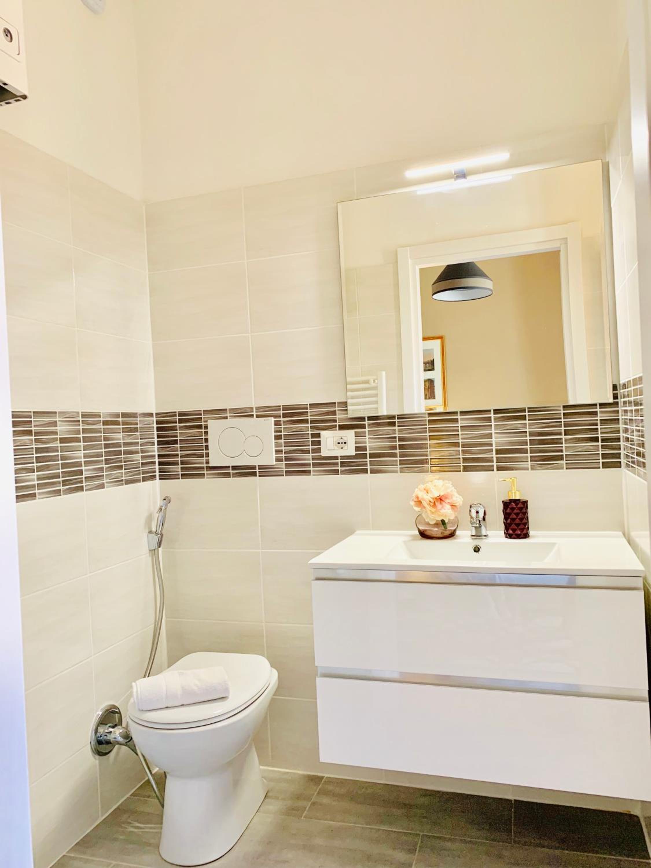 Quadruple Room with Private Bathroom photo 3