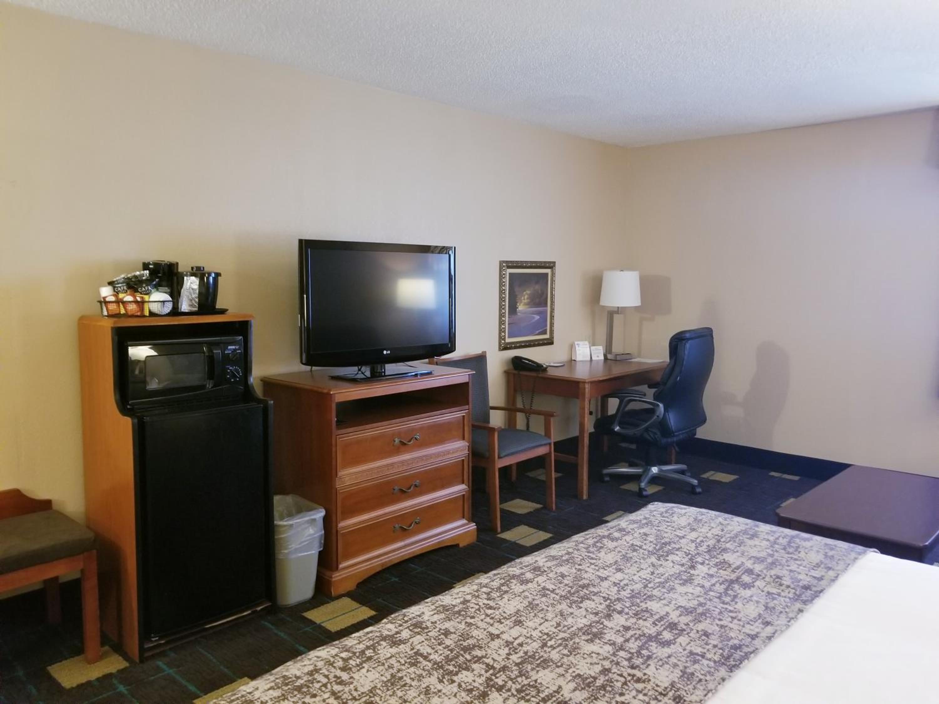 King Studio Suite - Non-Smoking - Photo 2