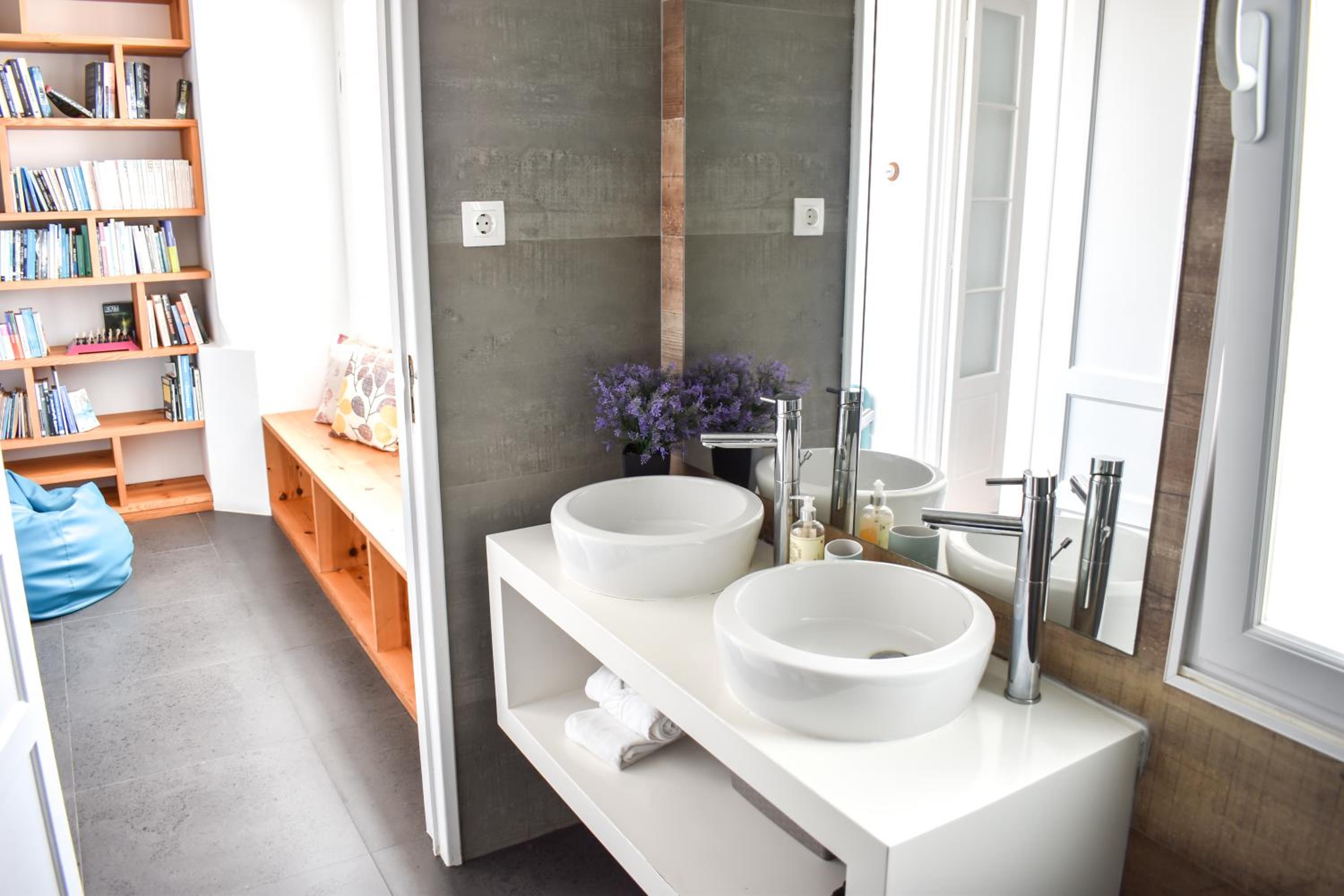 Triple Room with Shared Bathroom photo 2