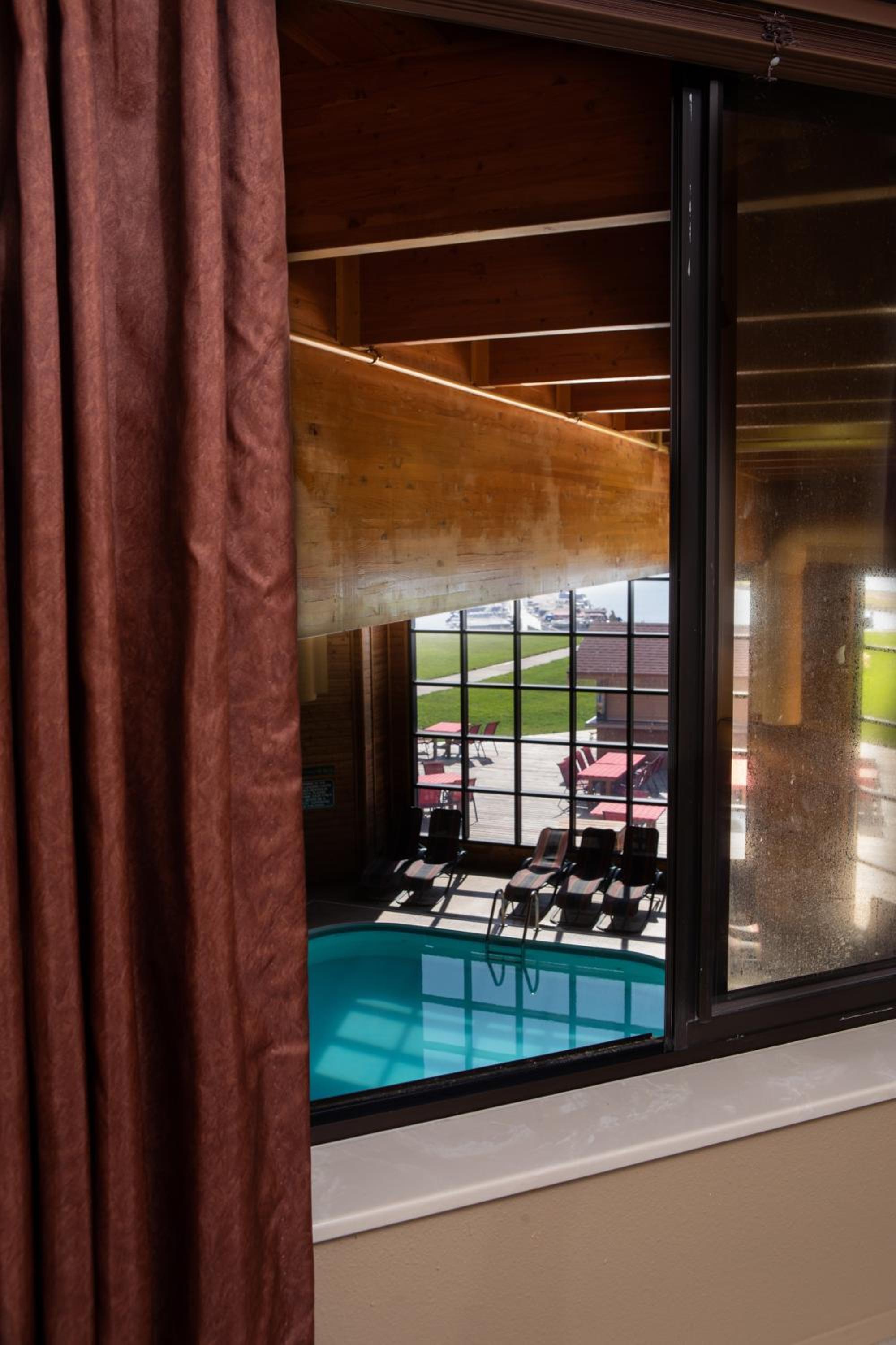 King Room with Atrium View - Photo 5