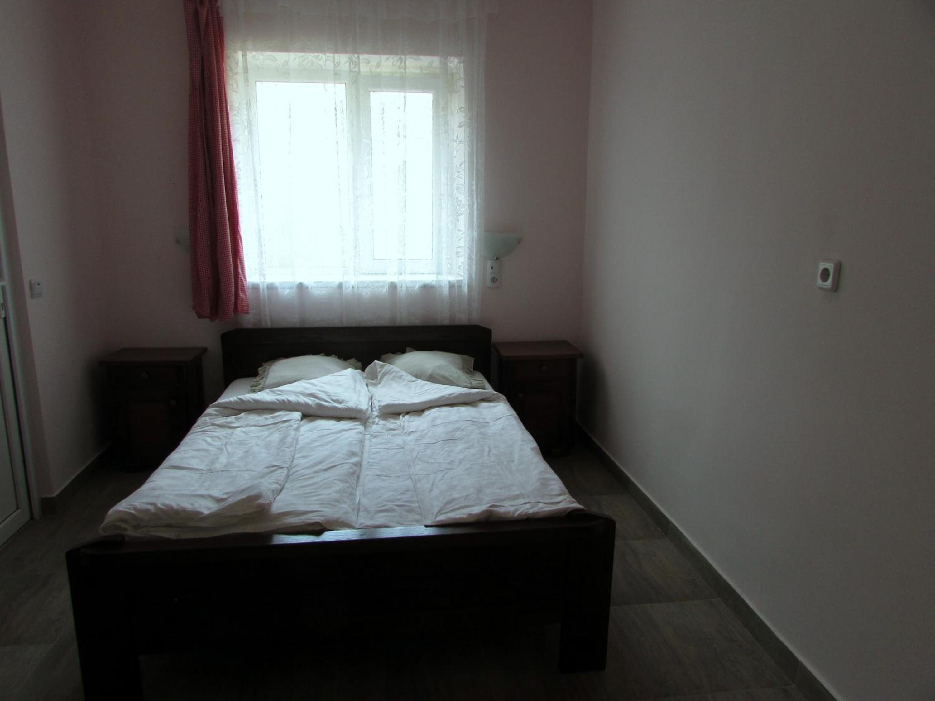 Double Room with Private Bathroom - Photo 1