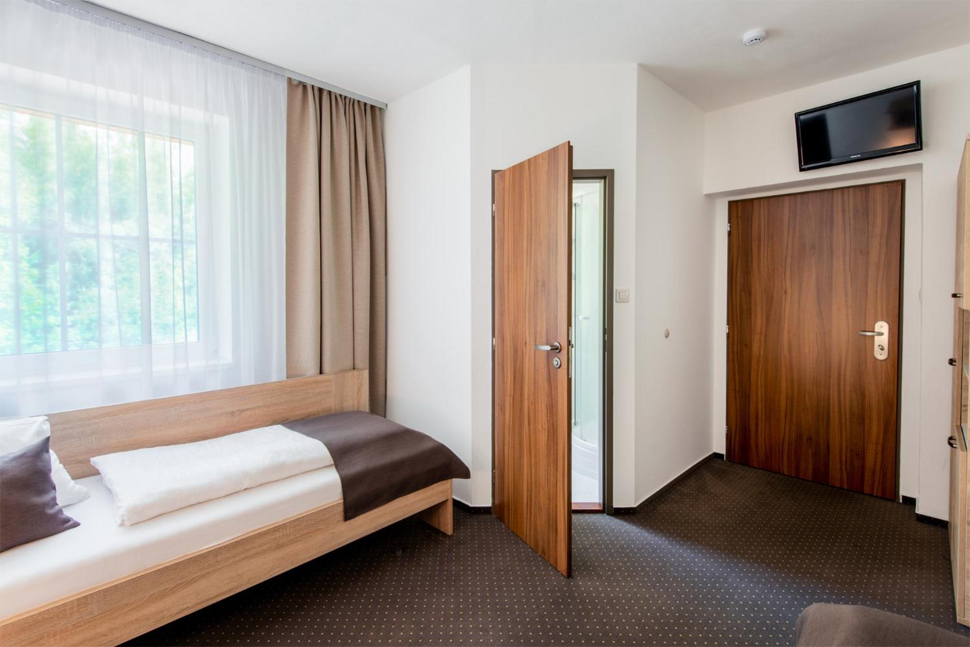 Comfort Twin Room photo 3