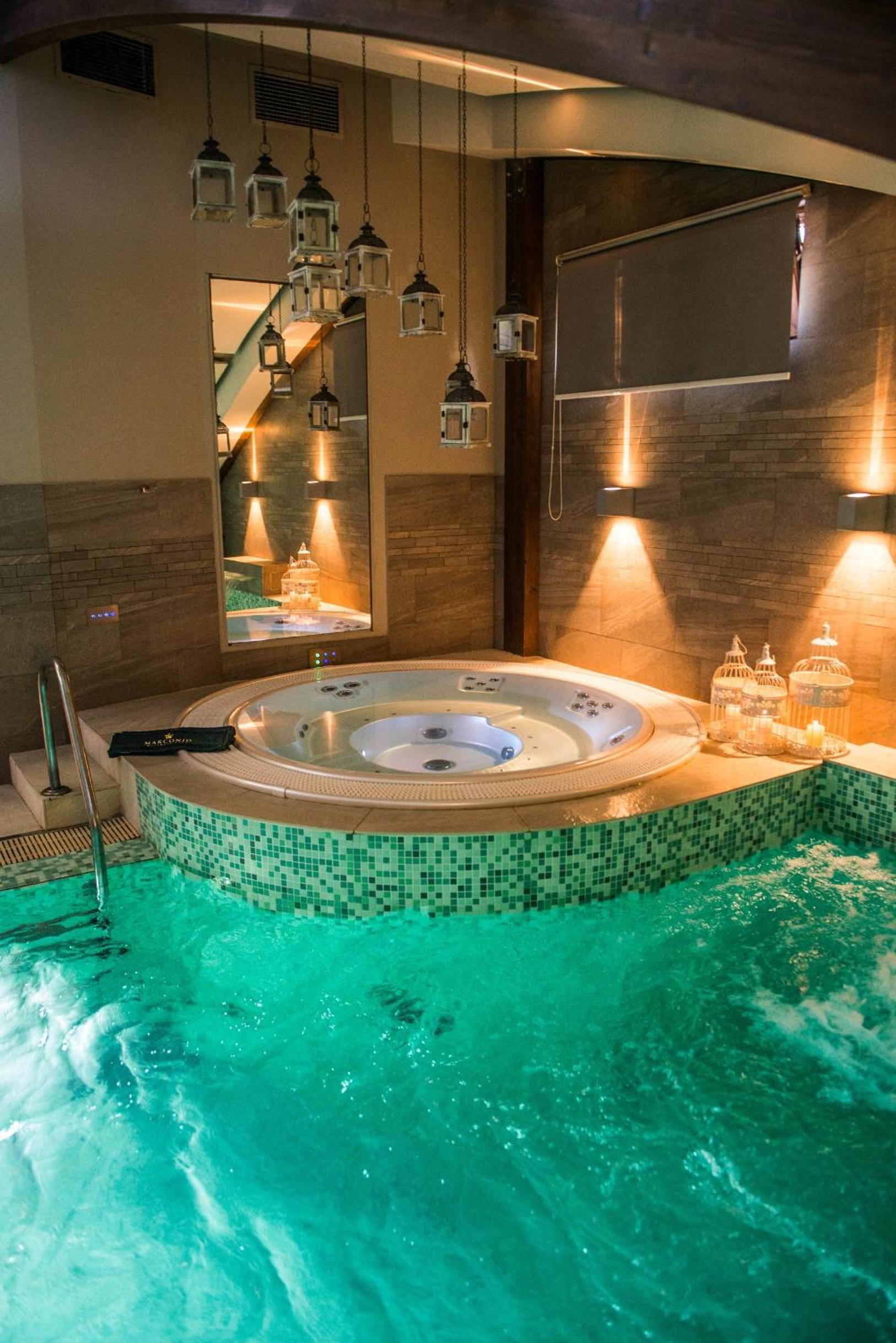 One-Bedroom Suite with Private Pool and Sauna - Photo 10