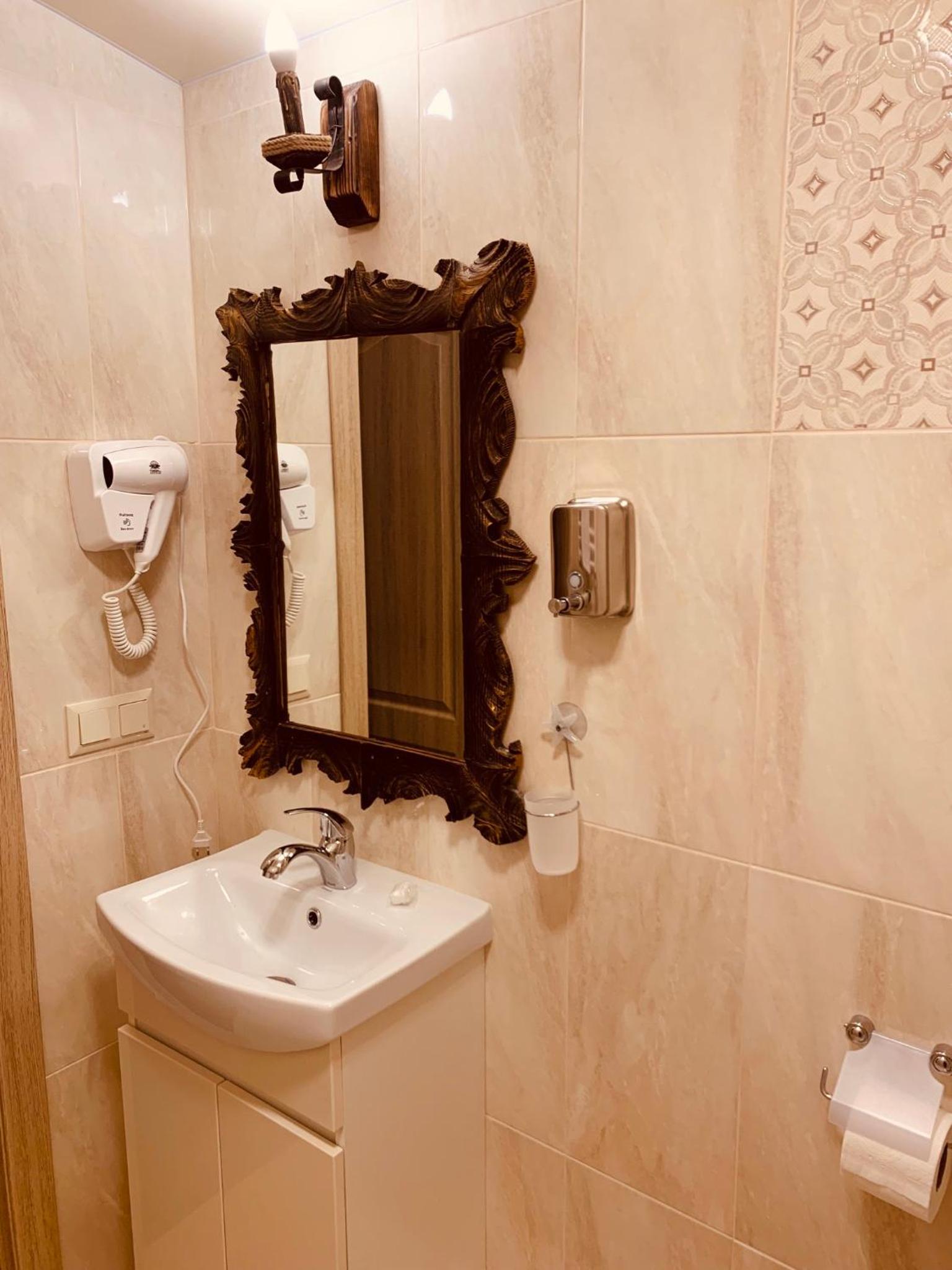 Large Double or Twin Room