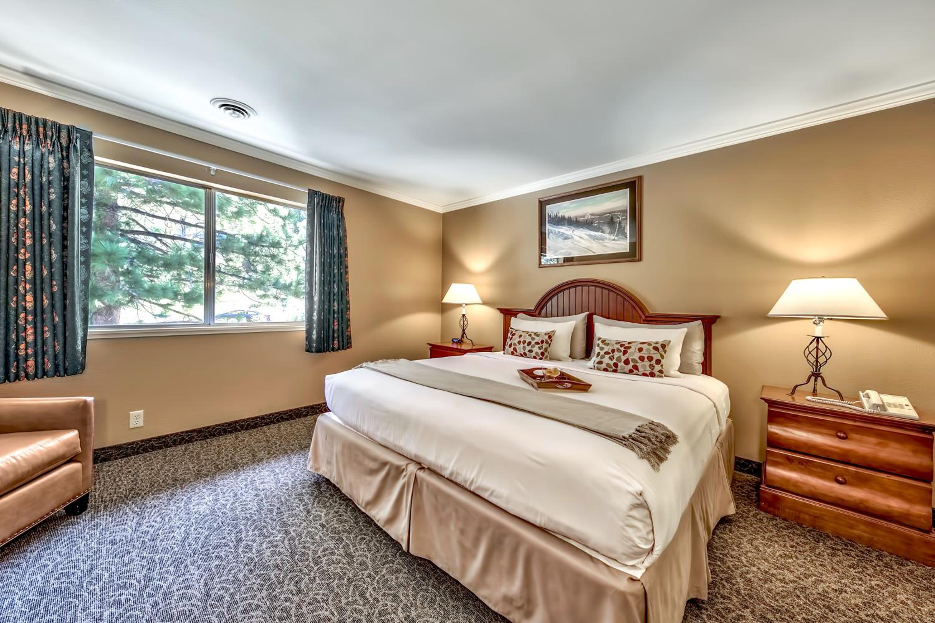One-Bedroom Deluxe Suite