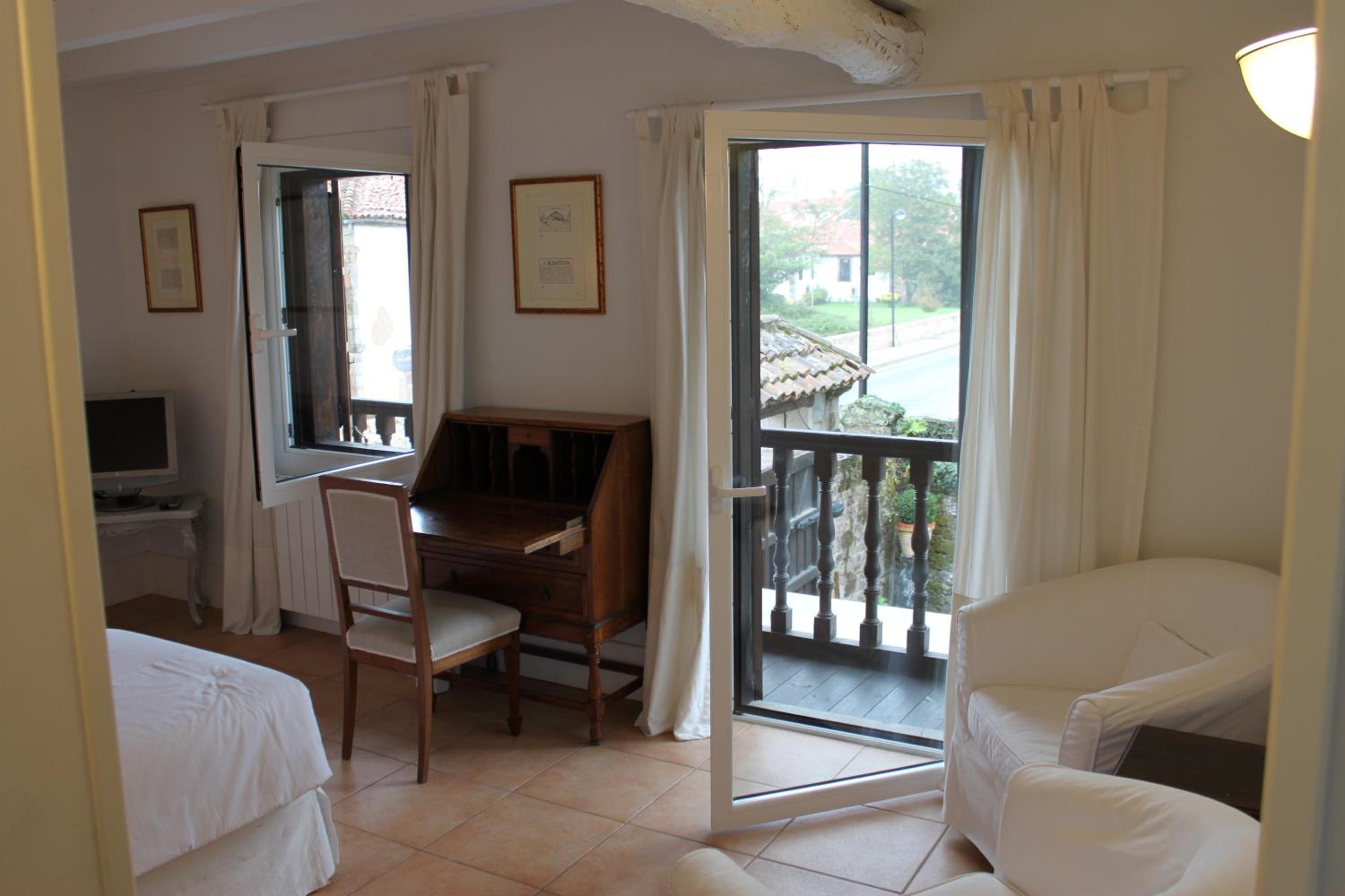 Habitación Doble con Baño Privado