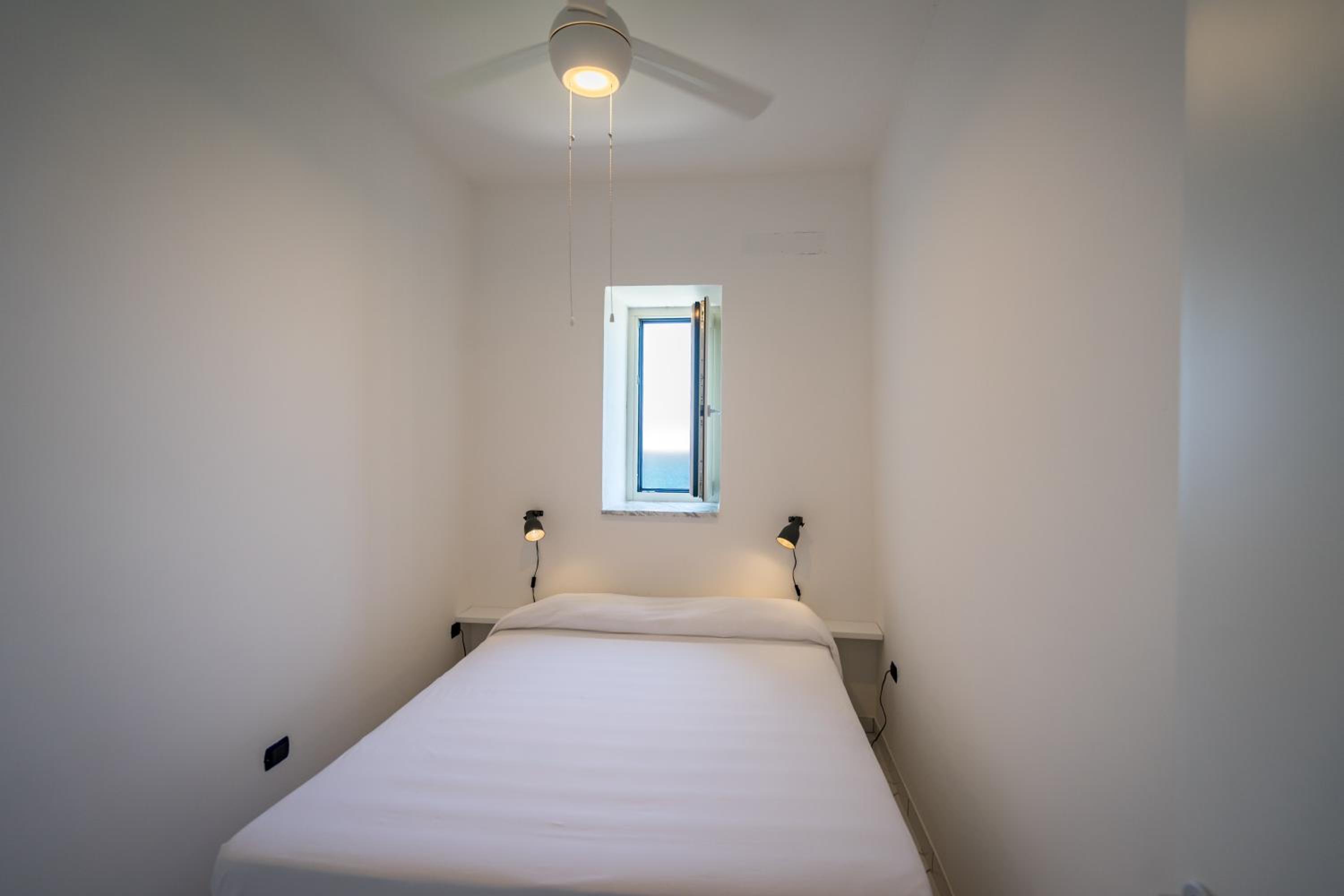 One-Bedroom Apartment - Photo 1
