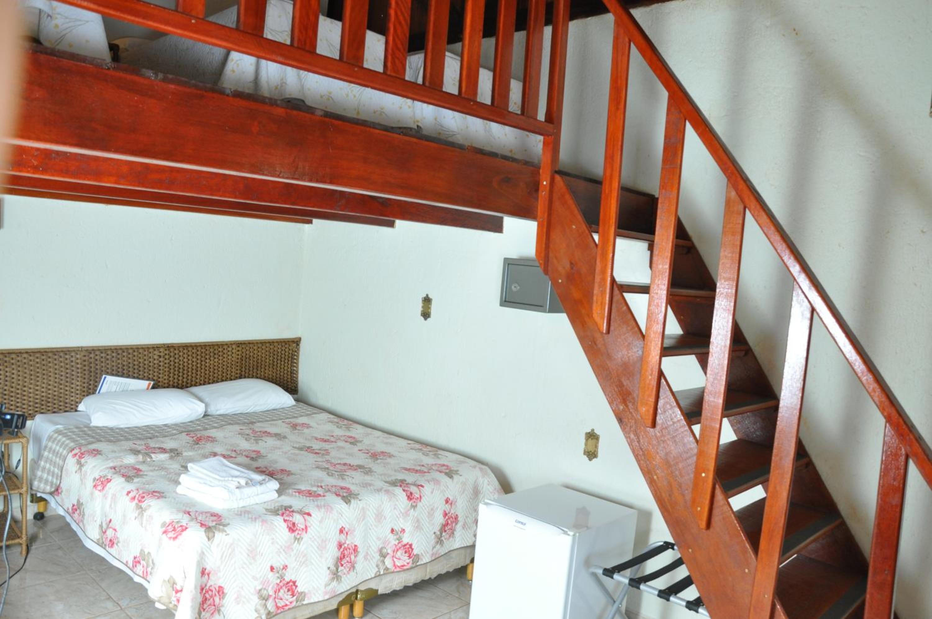 Family Double Room with Pool View - Photo 9