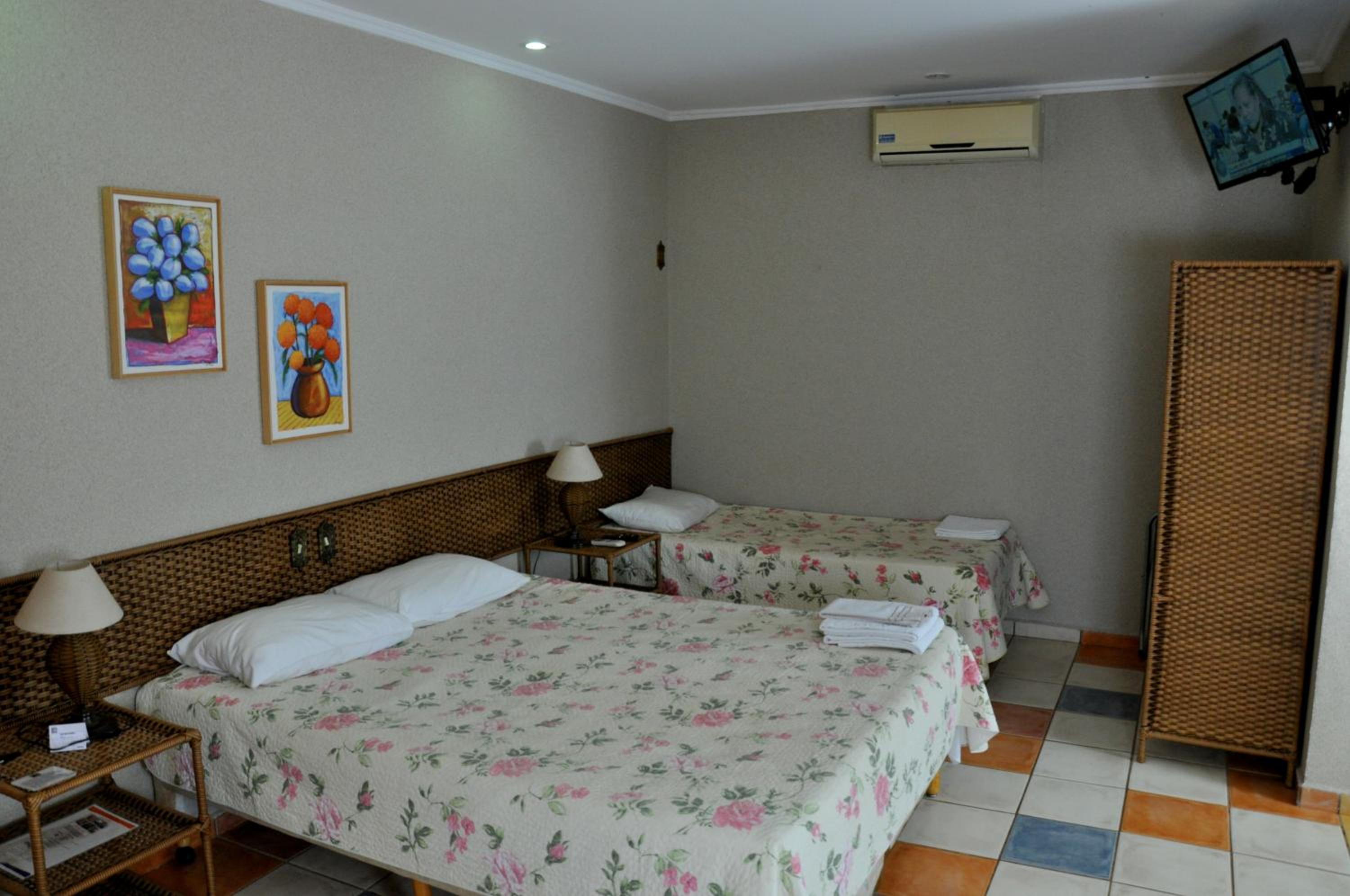 Quadruple Room with Pool View - Photo 30
