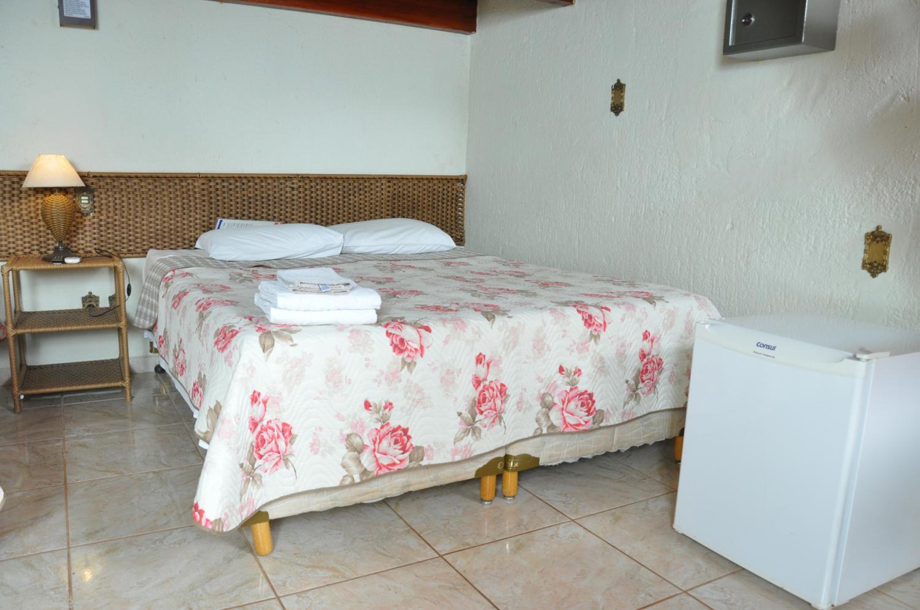 Family Double Room with Pool View - Photo 19
