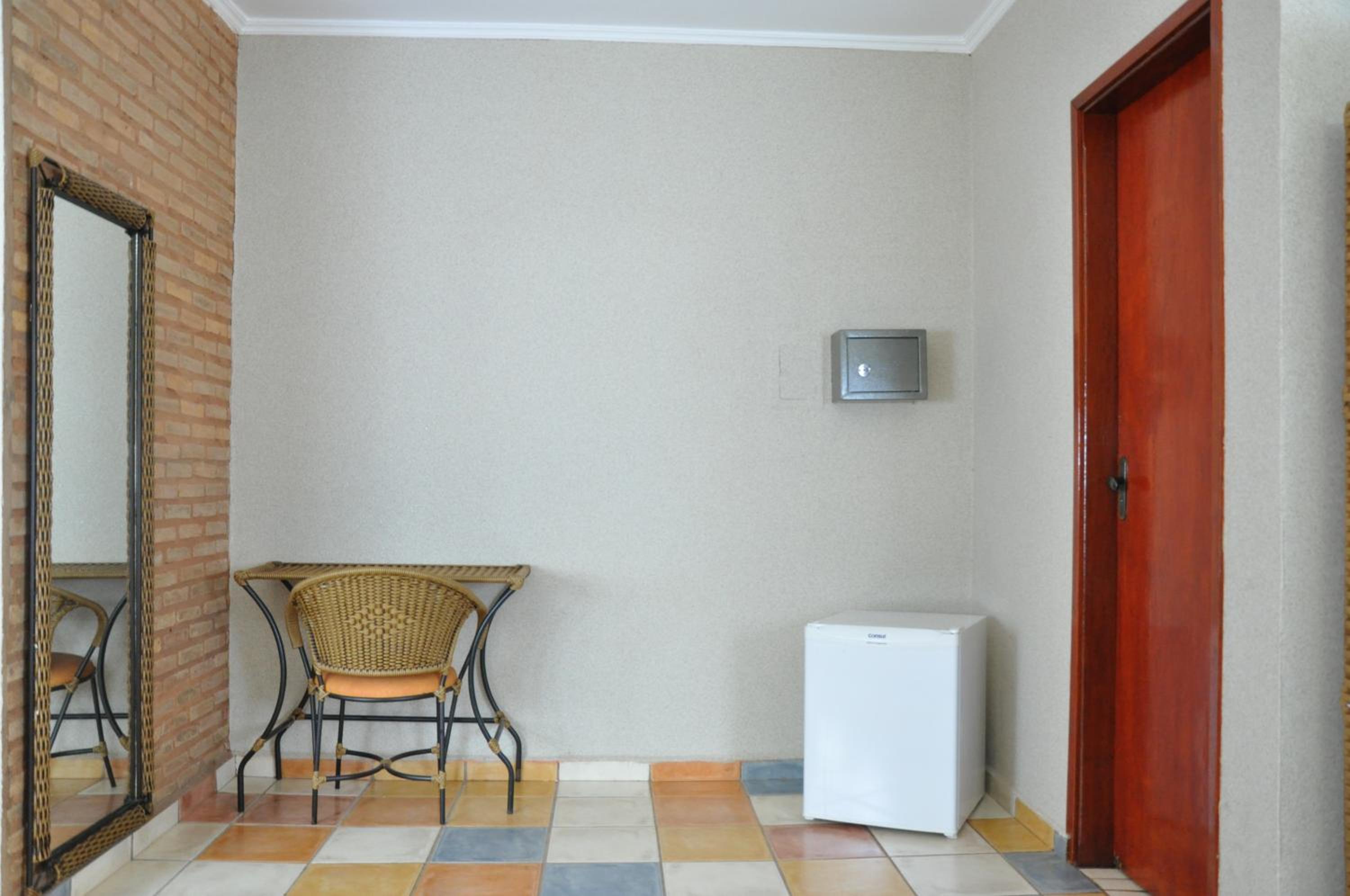 Double Room - Photo 16