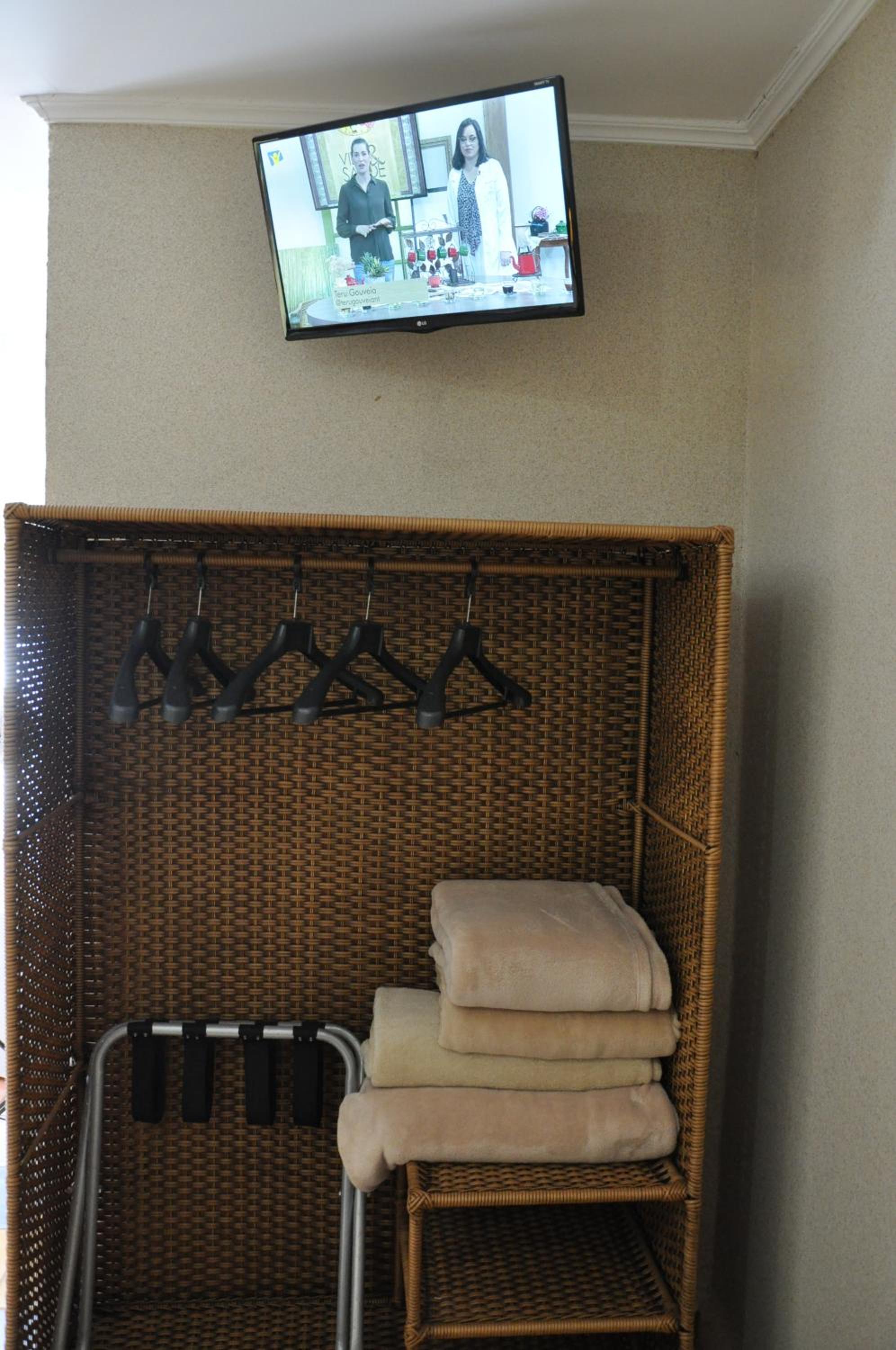 Double Room - Photo 17