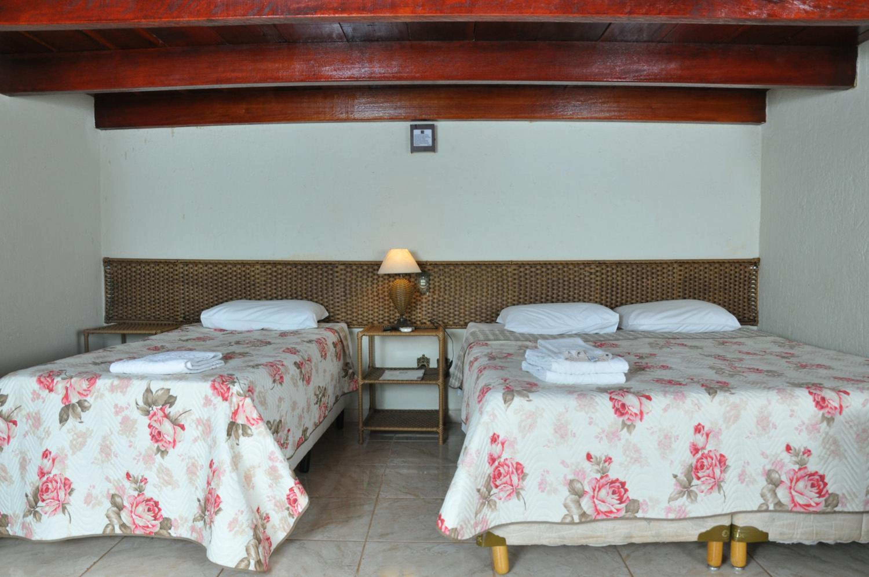 Family Double Room with Pool View - Photo 1