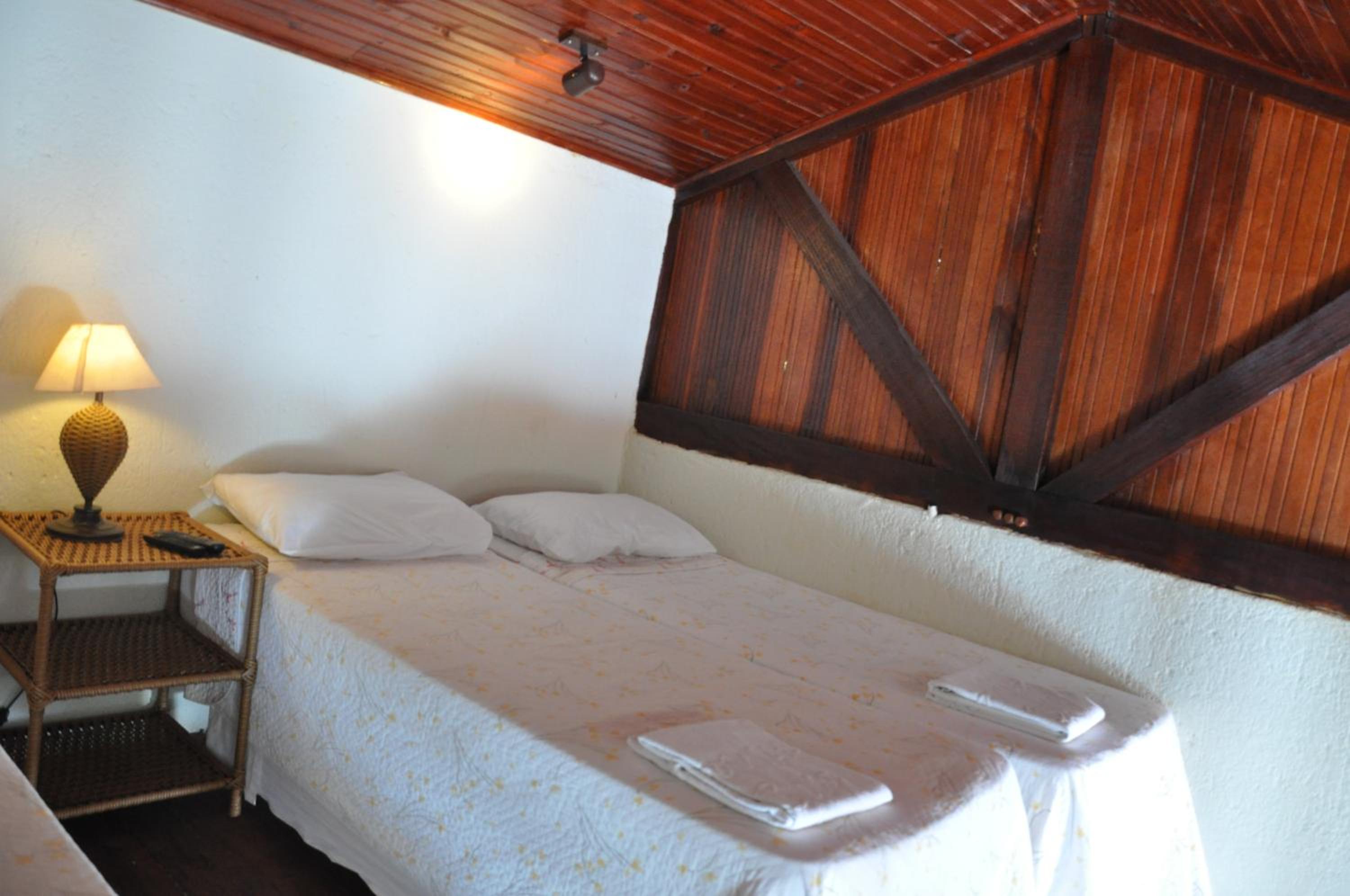 Family Double Room with Pool View - Photo 11
