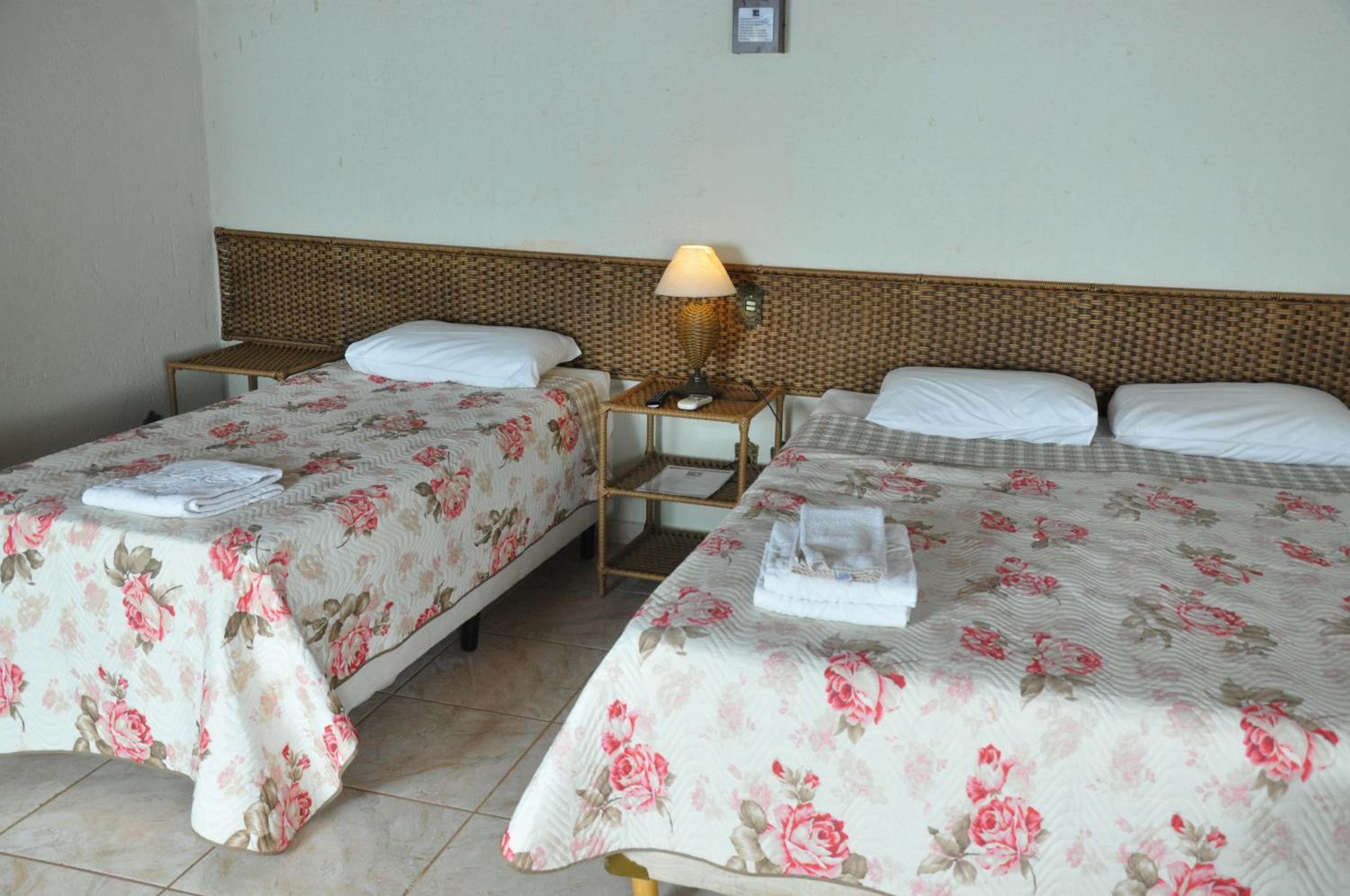 Quadruple Room with Pool View - Photo 28