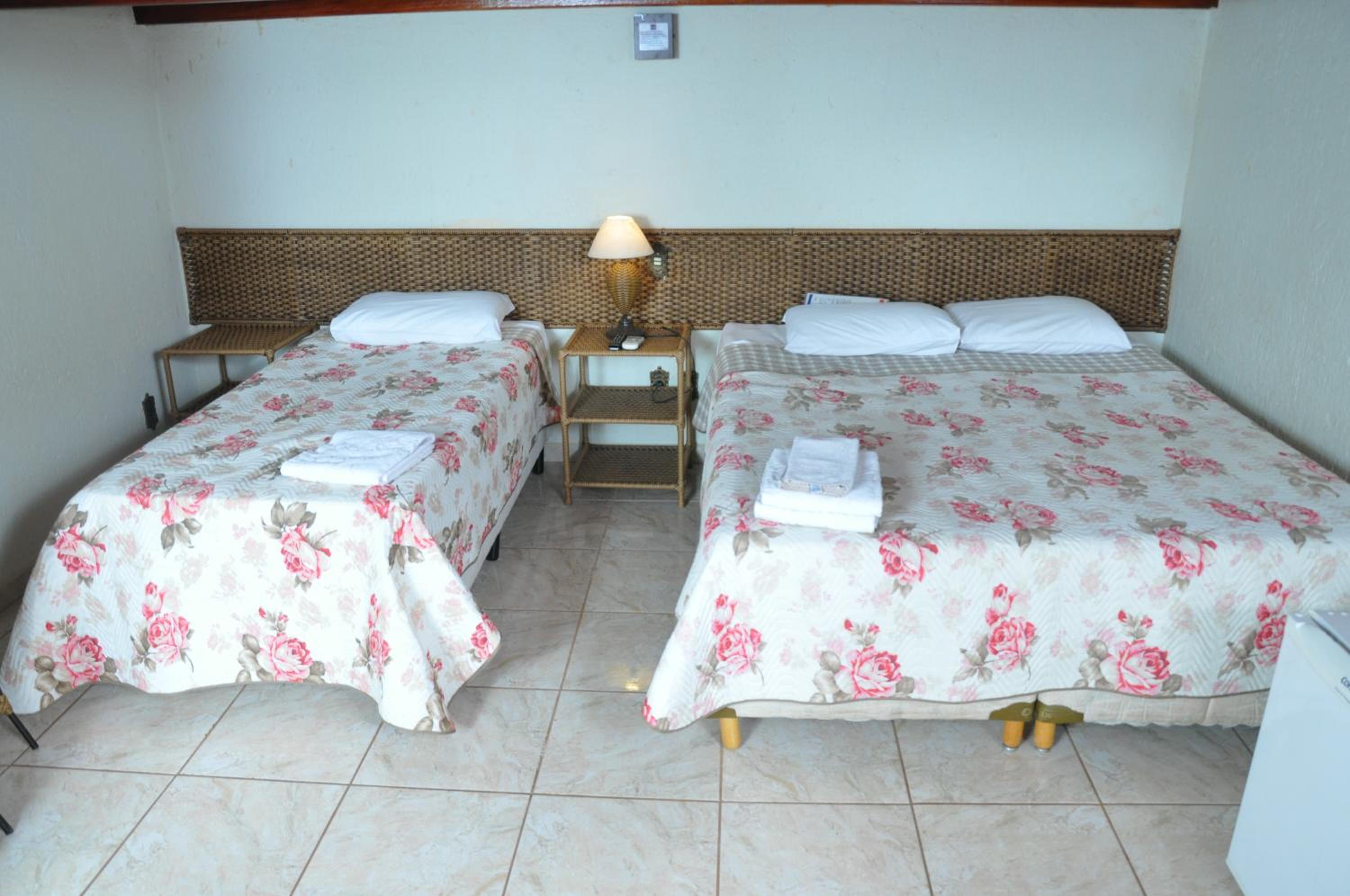 Family Double Room with Pool View - Photo 23