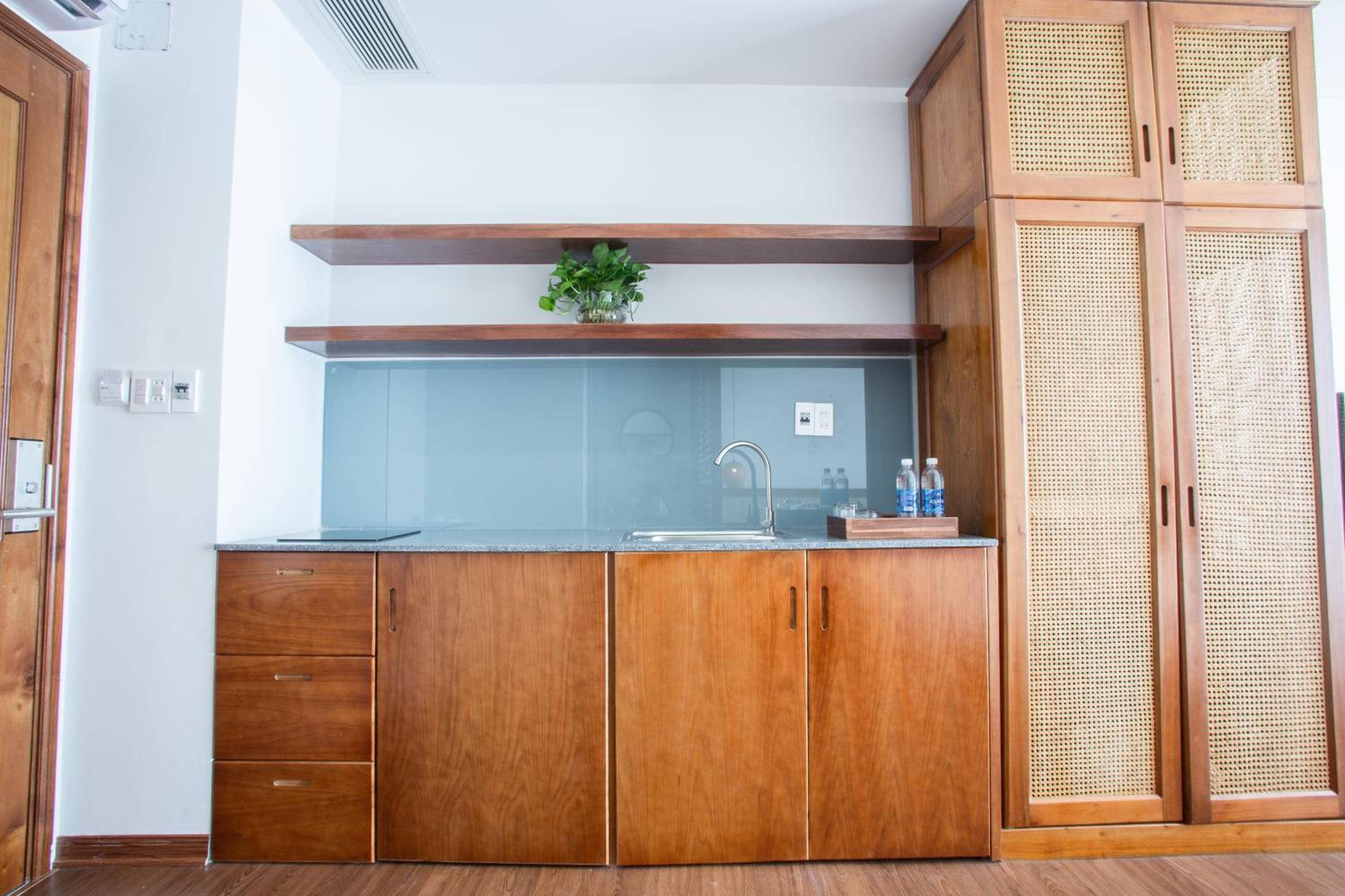 Deluxe Double Room with Balcony photo 3