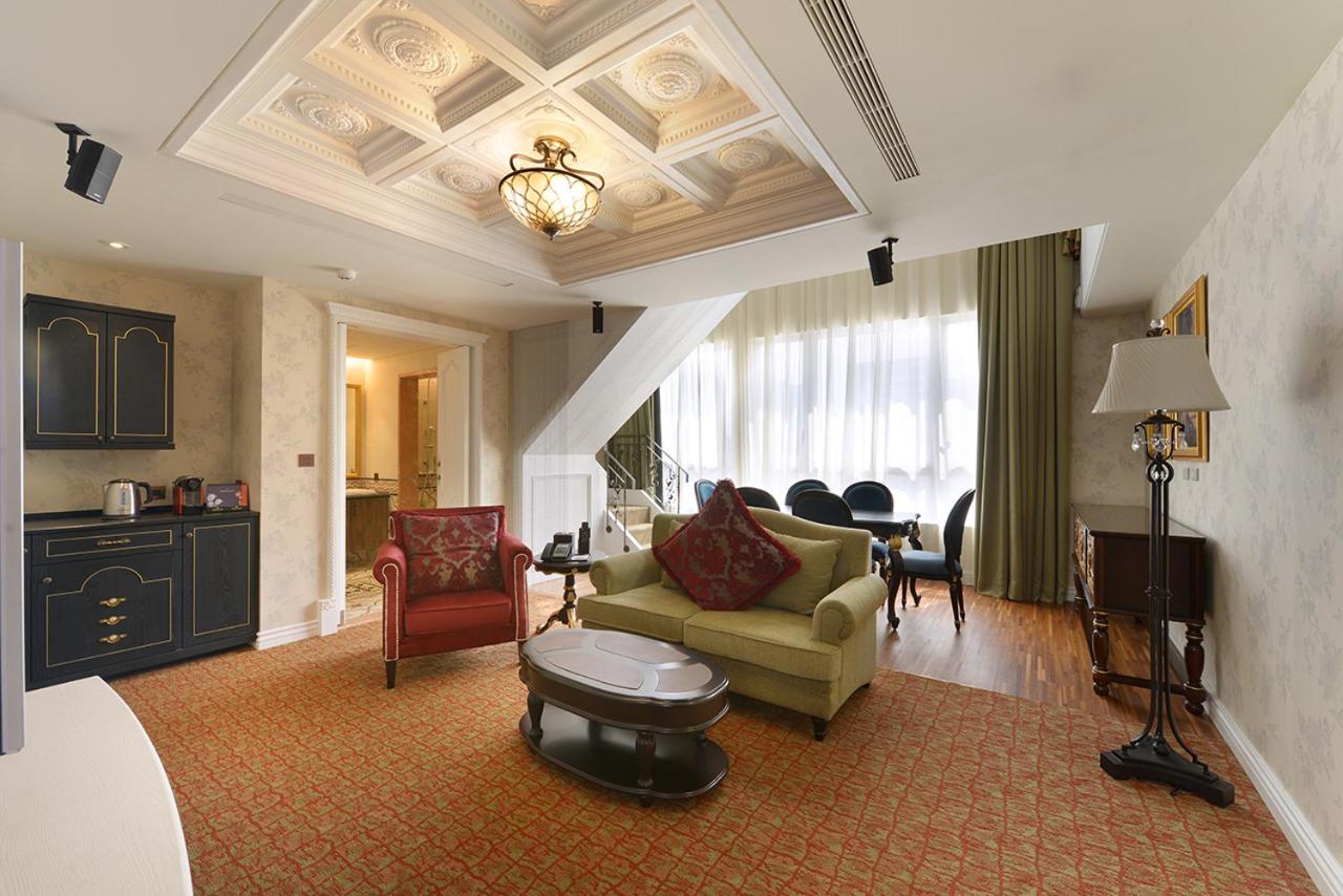 Deluxe Suite