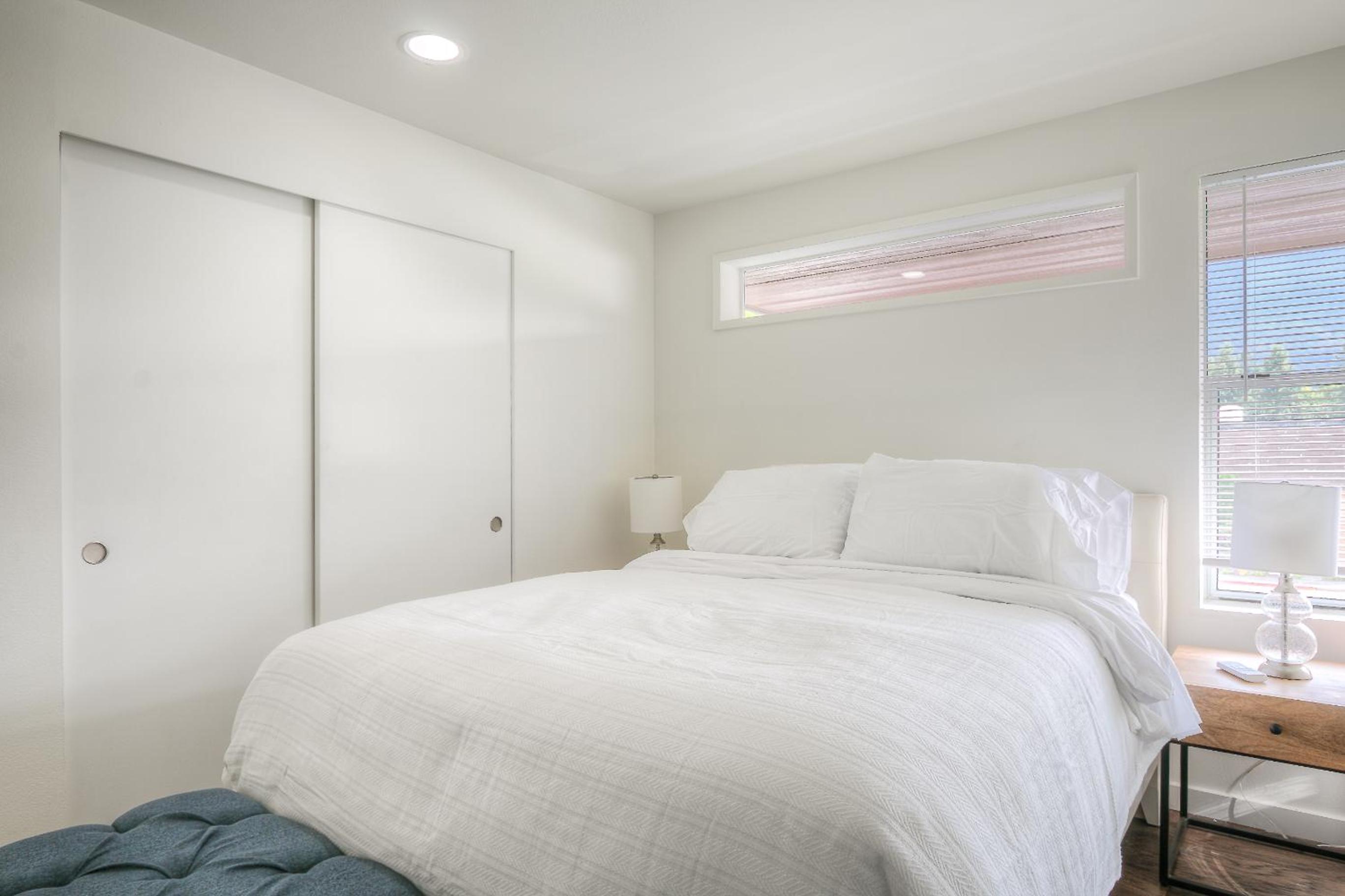 Two-Bedroom Townhouse - Photo 8