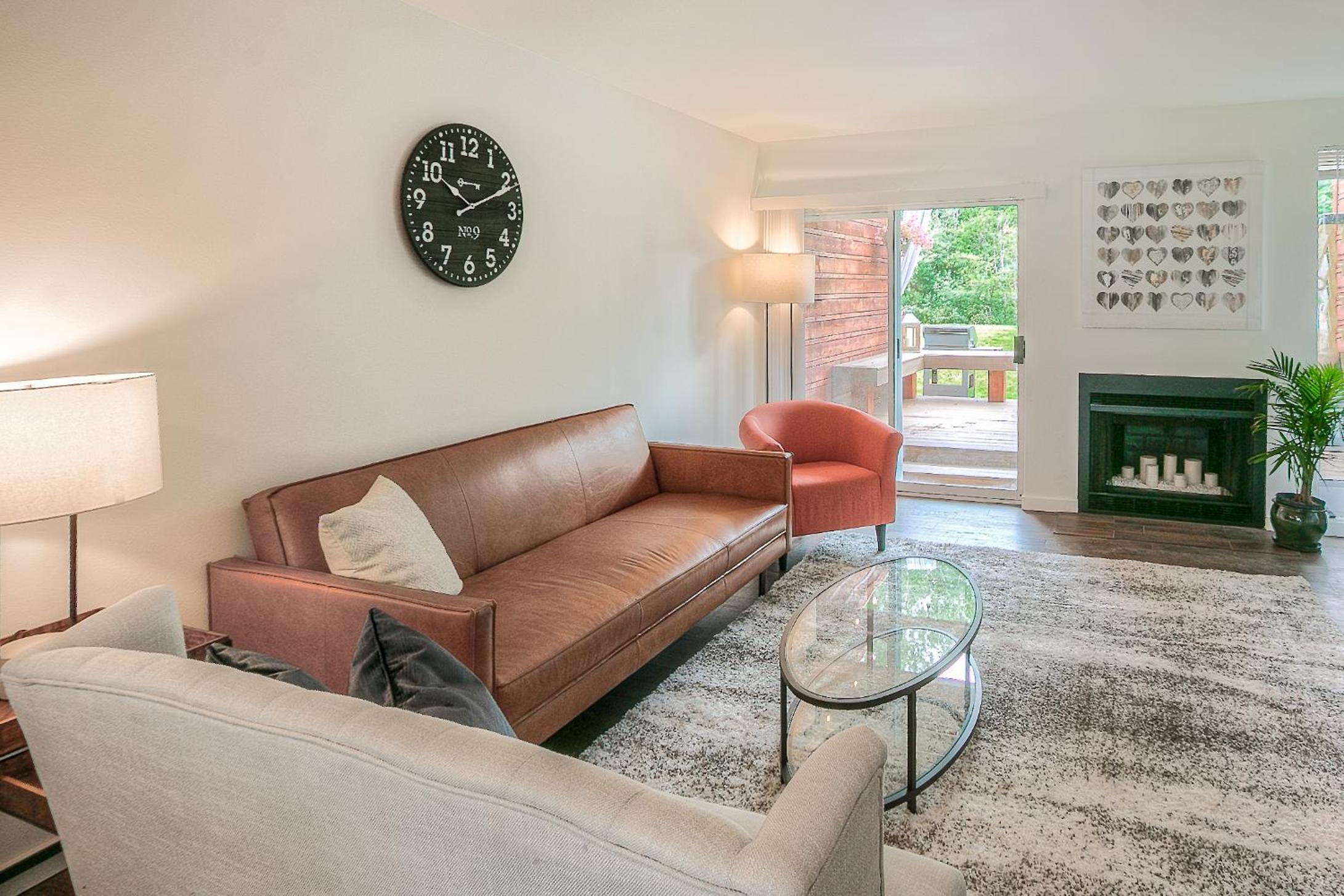 Two-Bedroom Townhouse - Photo 23