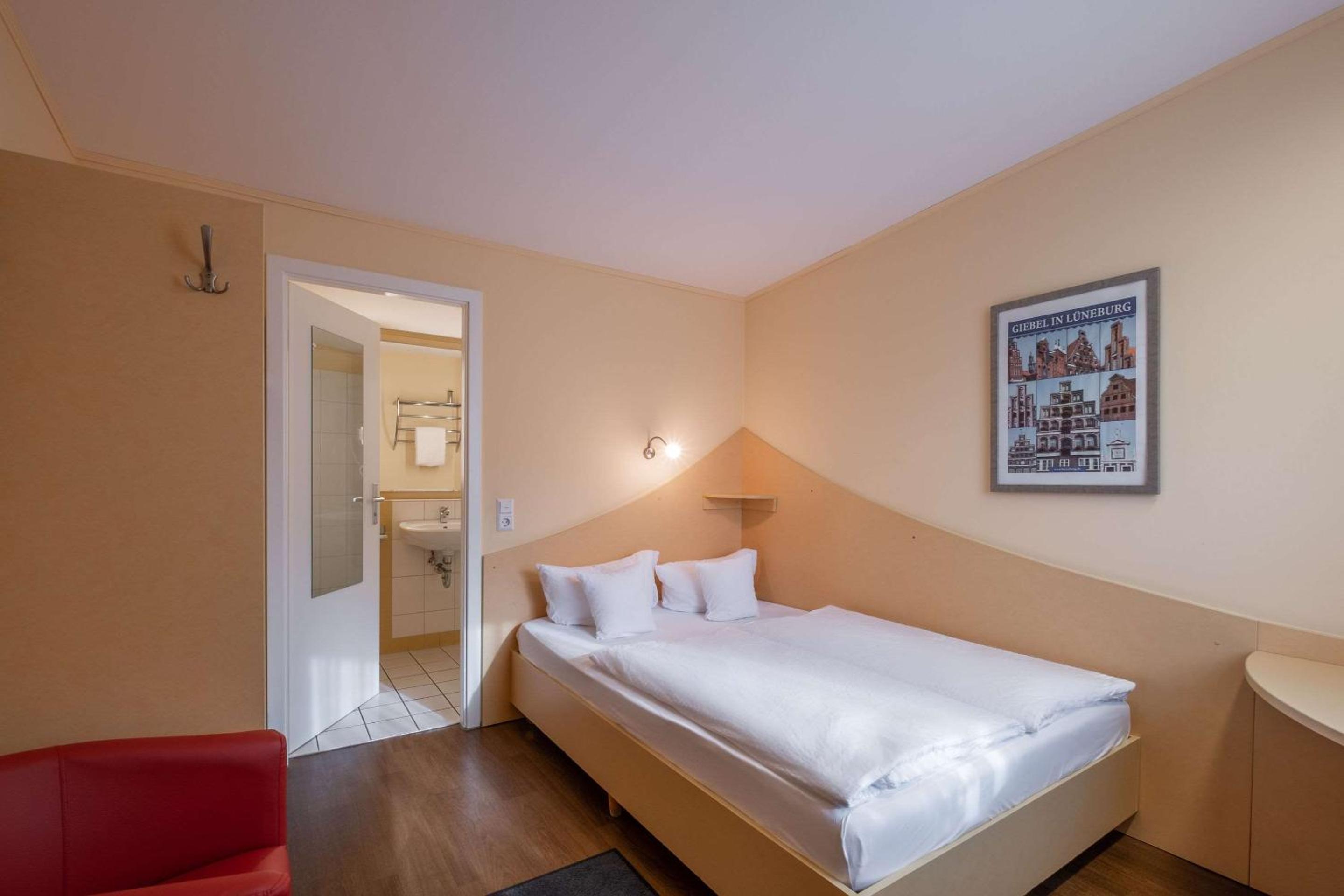 Single Room photo 3