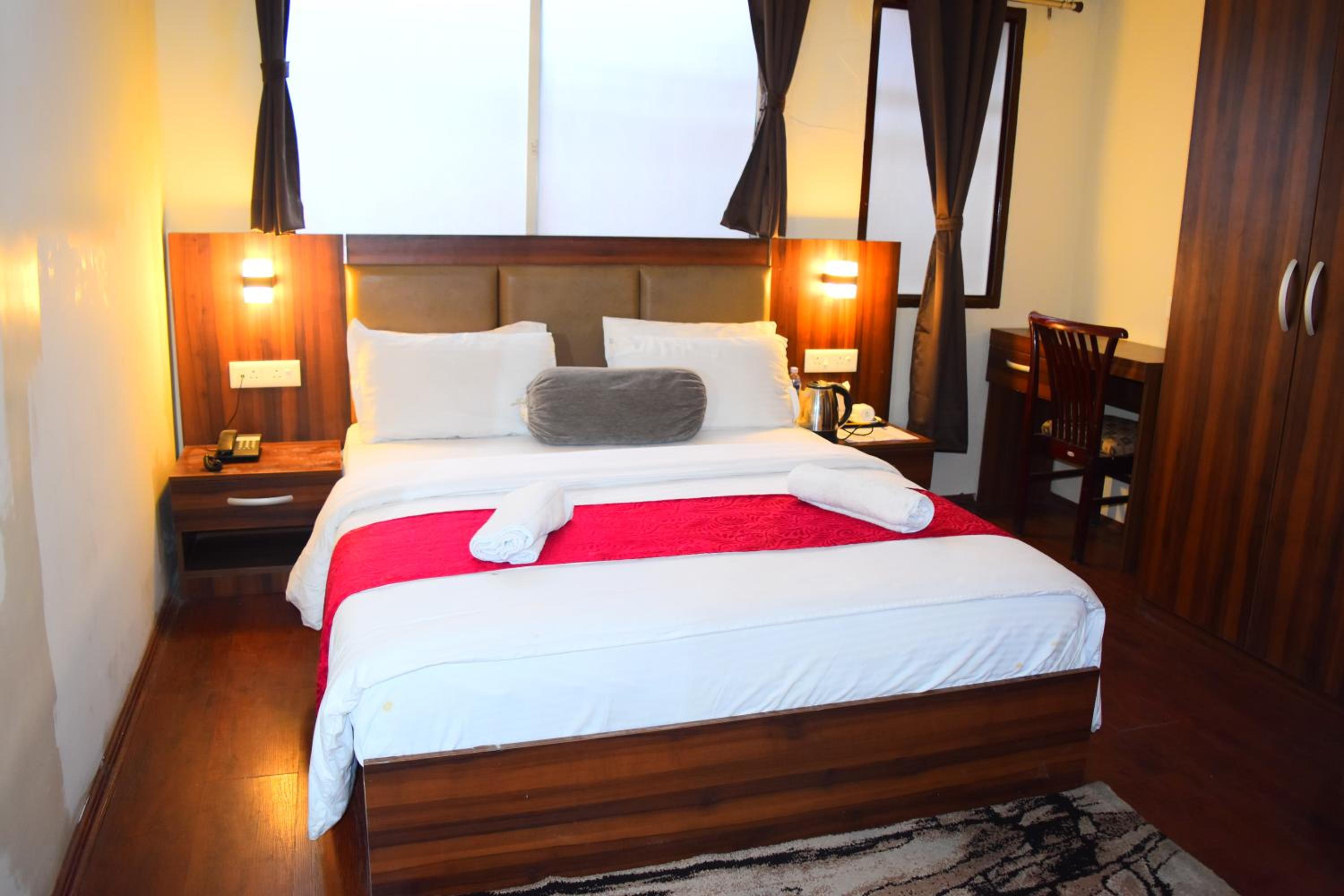 Deluxe Room - Photo 3
